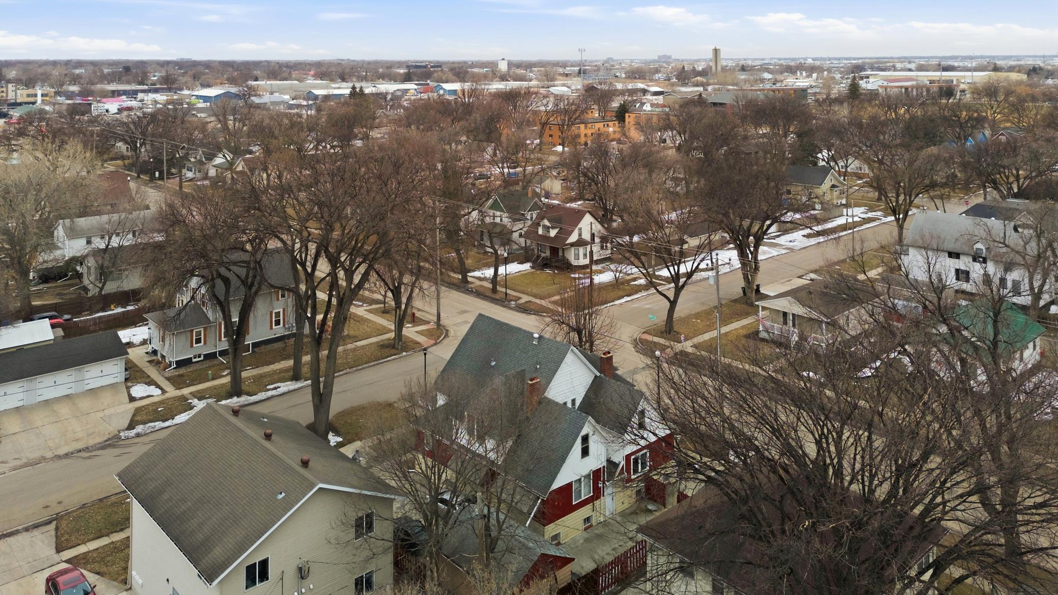 main property photo 25