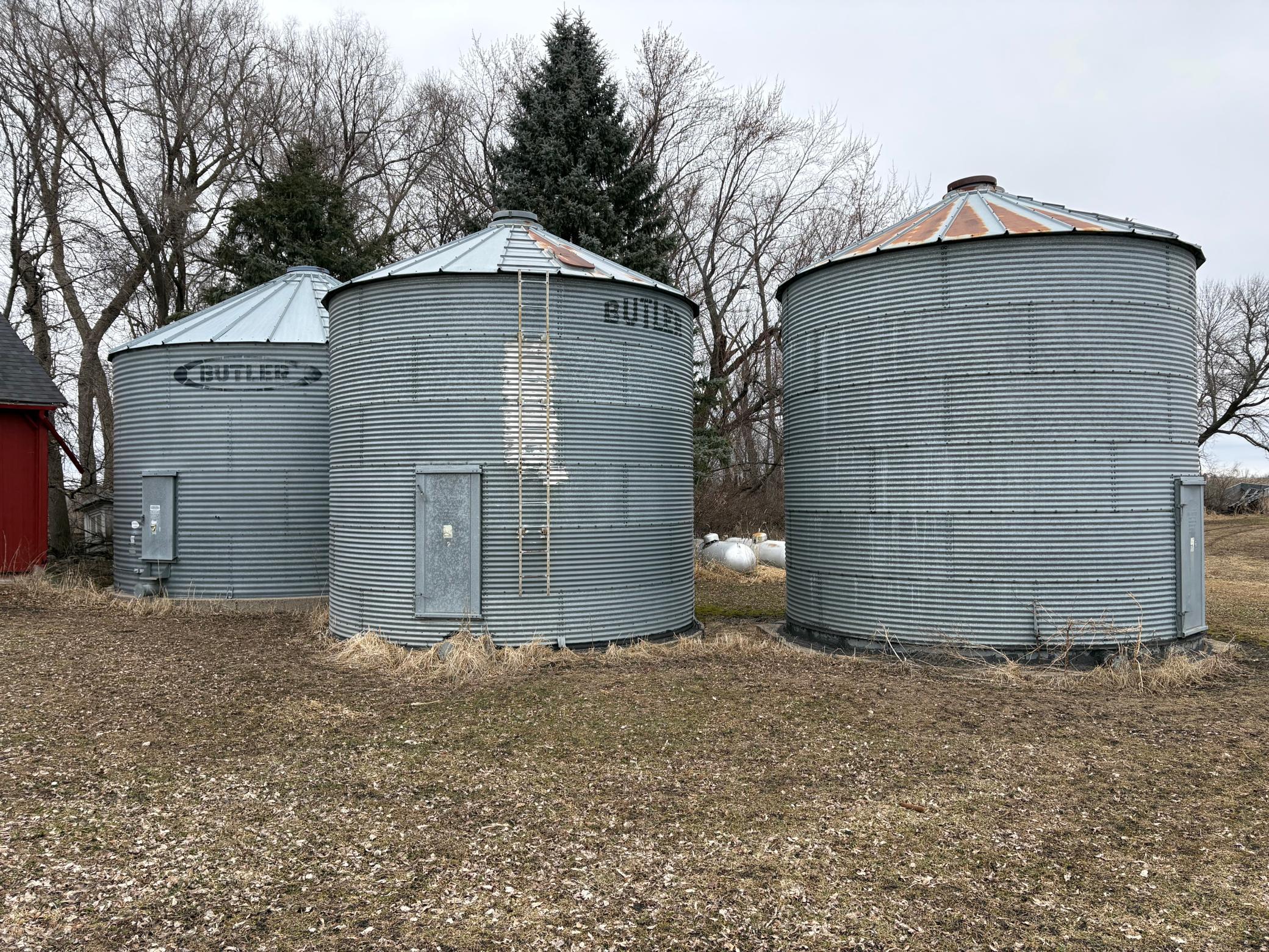 main property photo 46