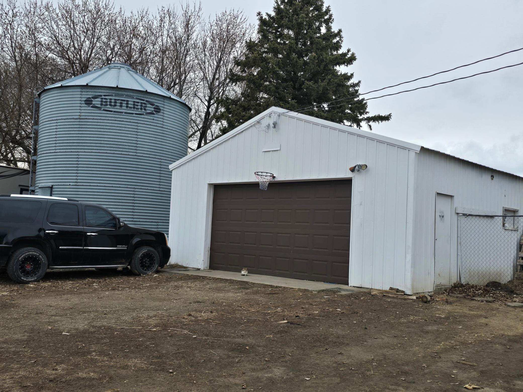 main property photo 20