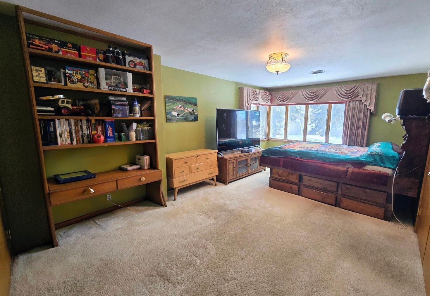 main property photo 36