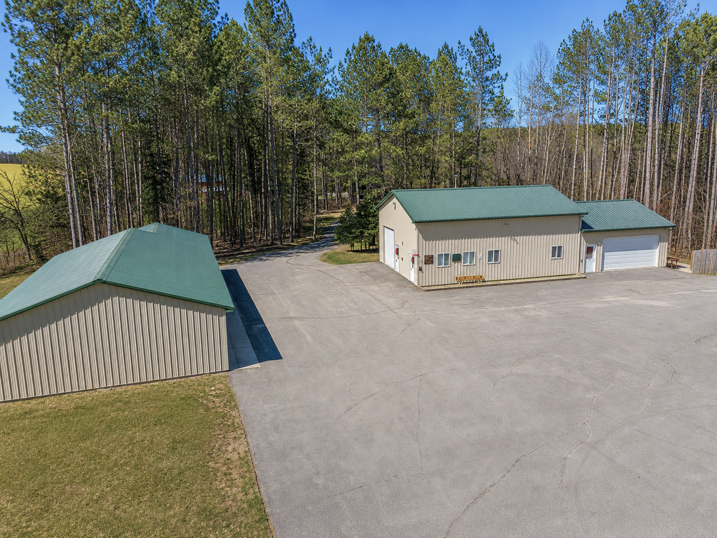 main property photo 41