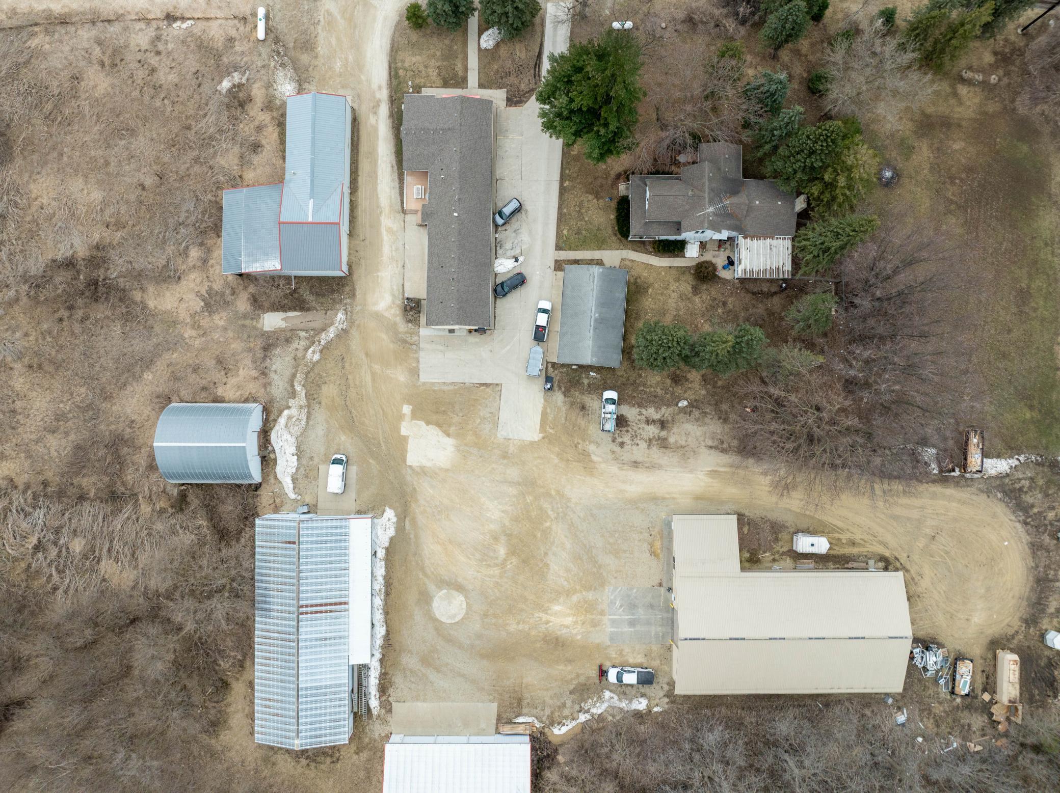 main property photo 11
