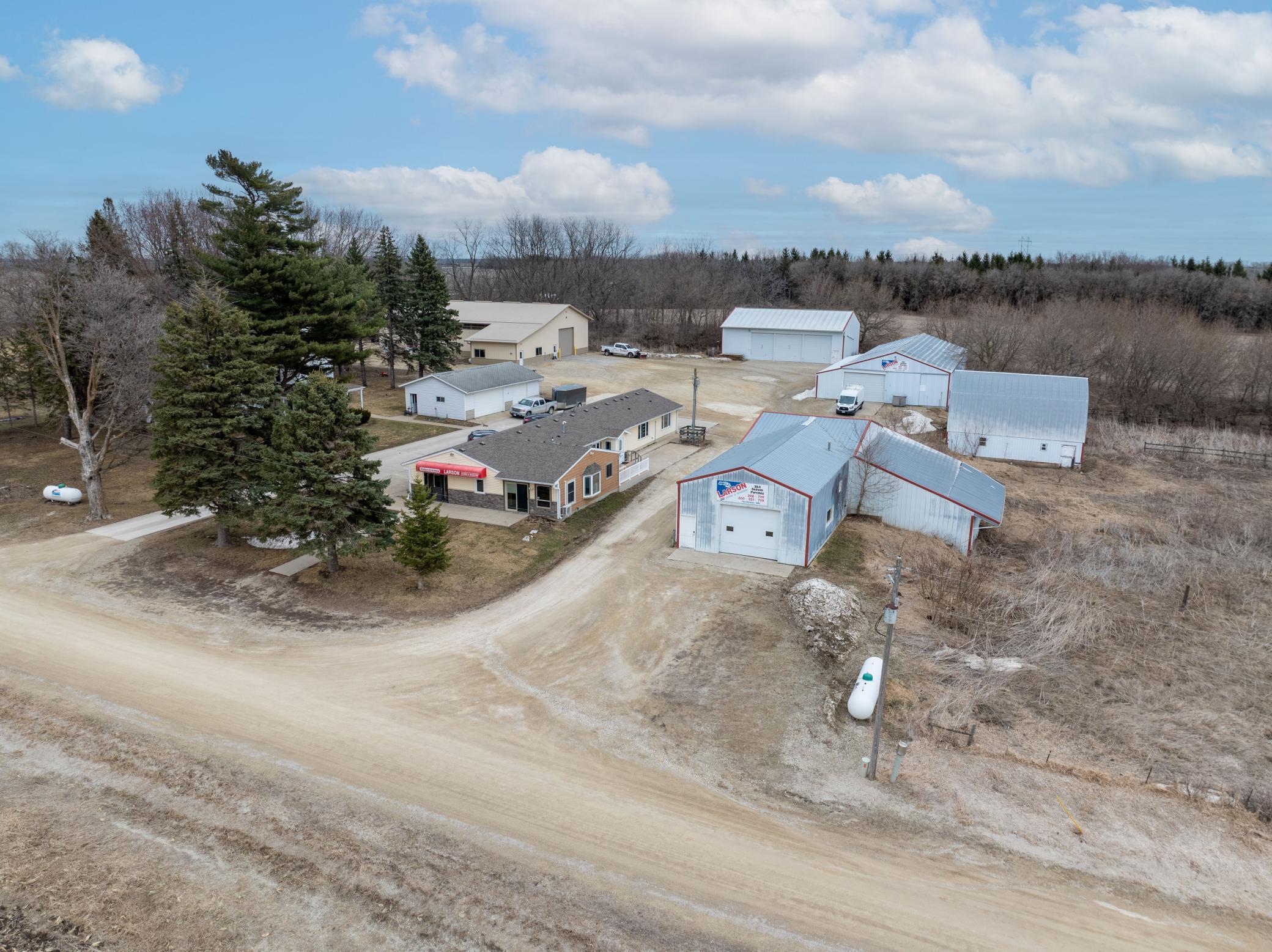 main property photo 8