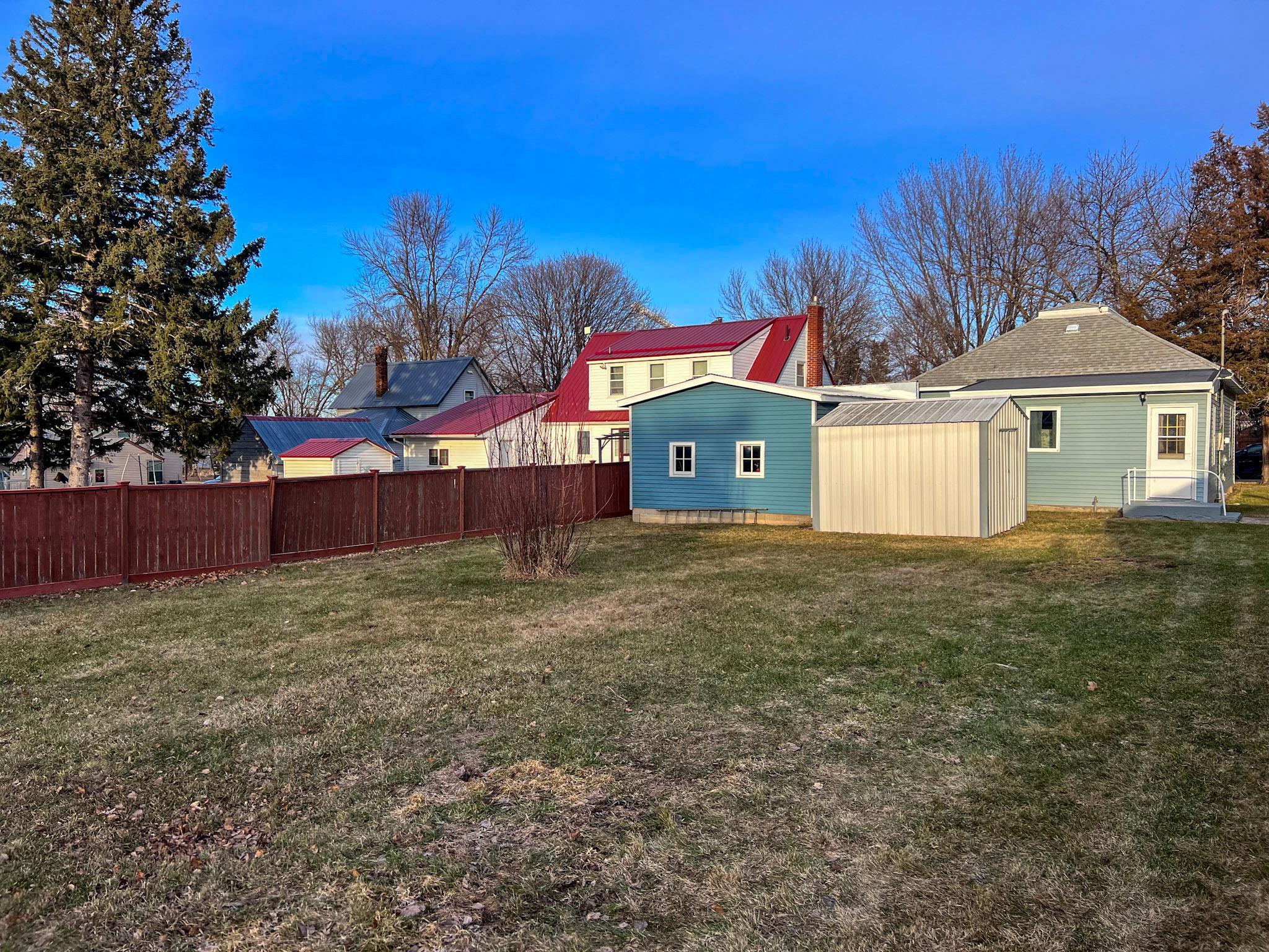 main property photo 28
