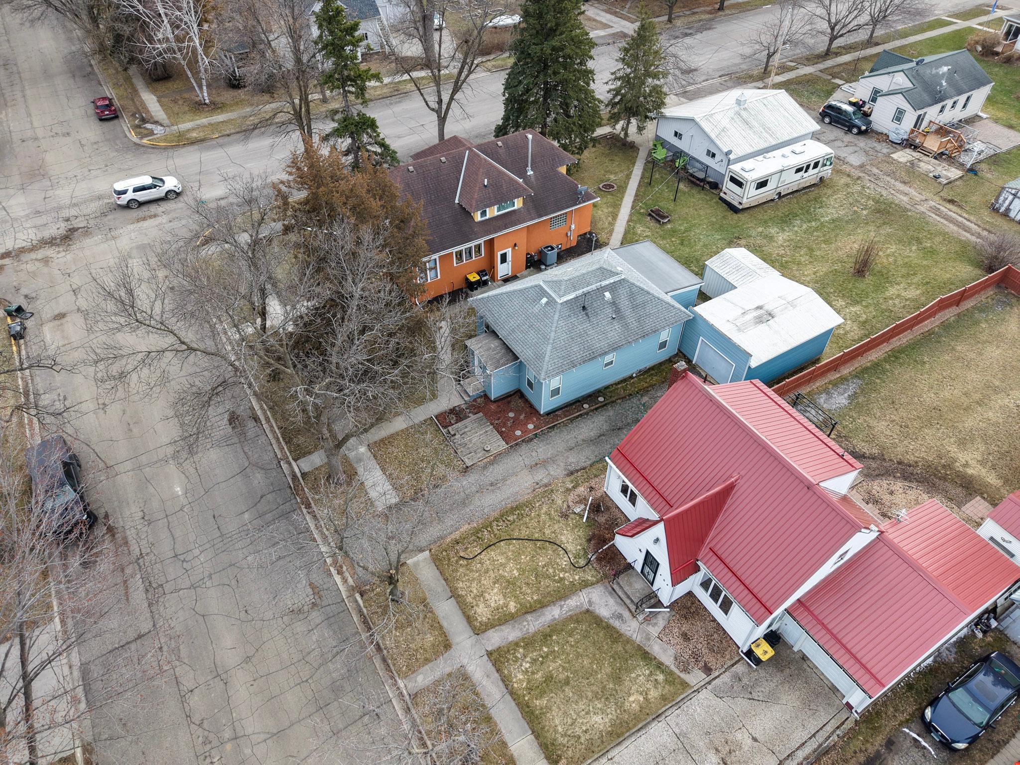 main property photo 36