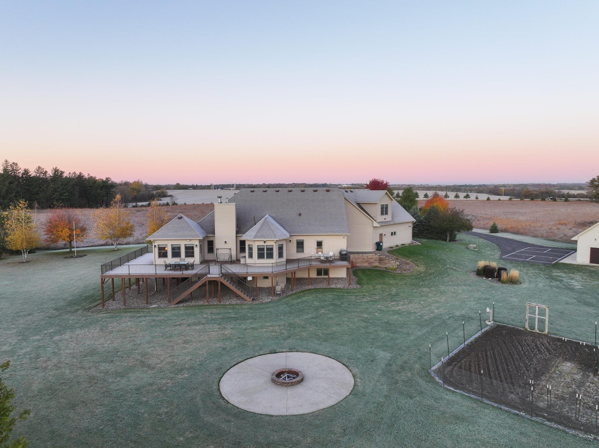 main property photo 28