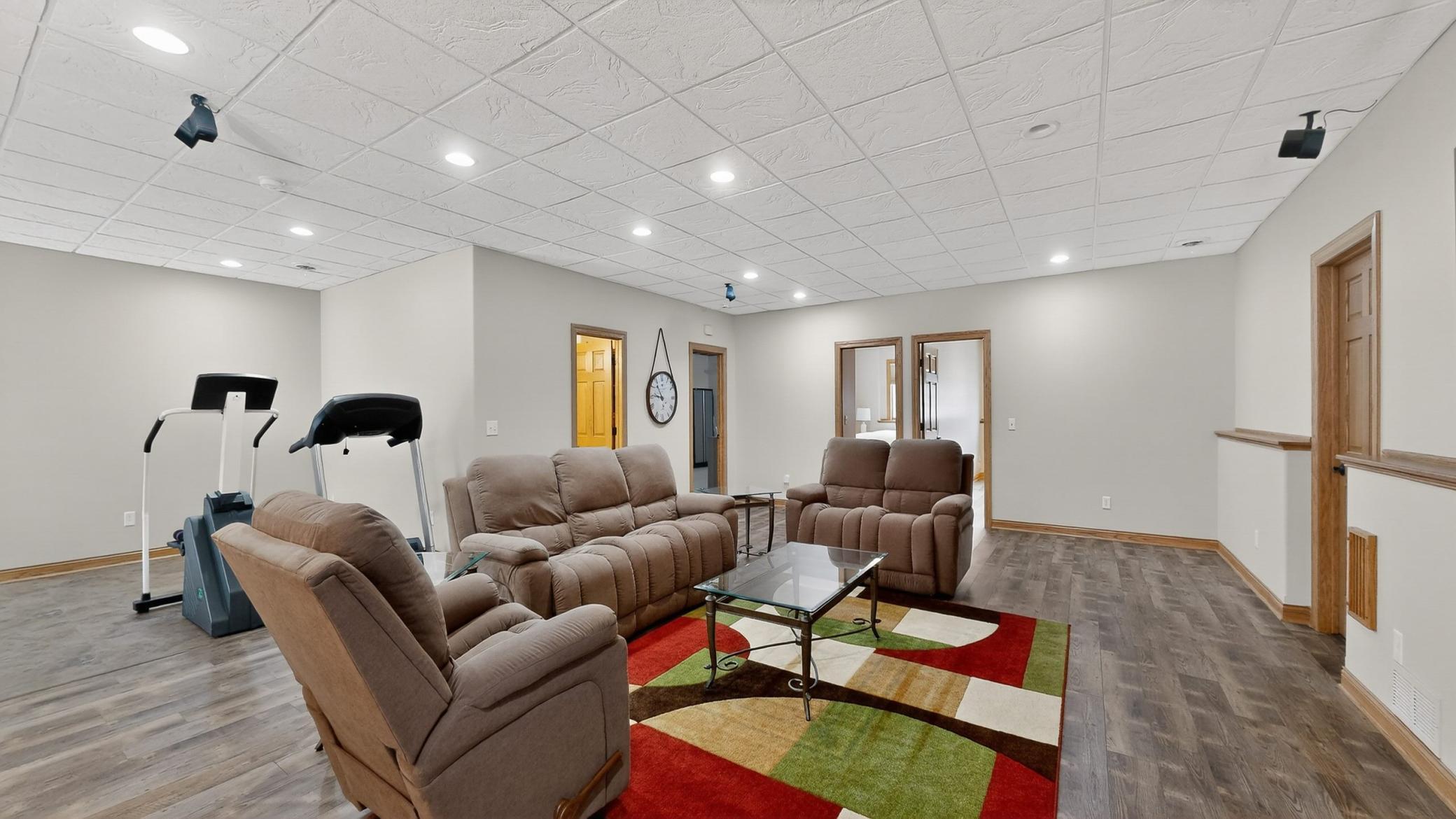main property photo 35