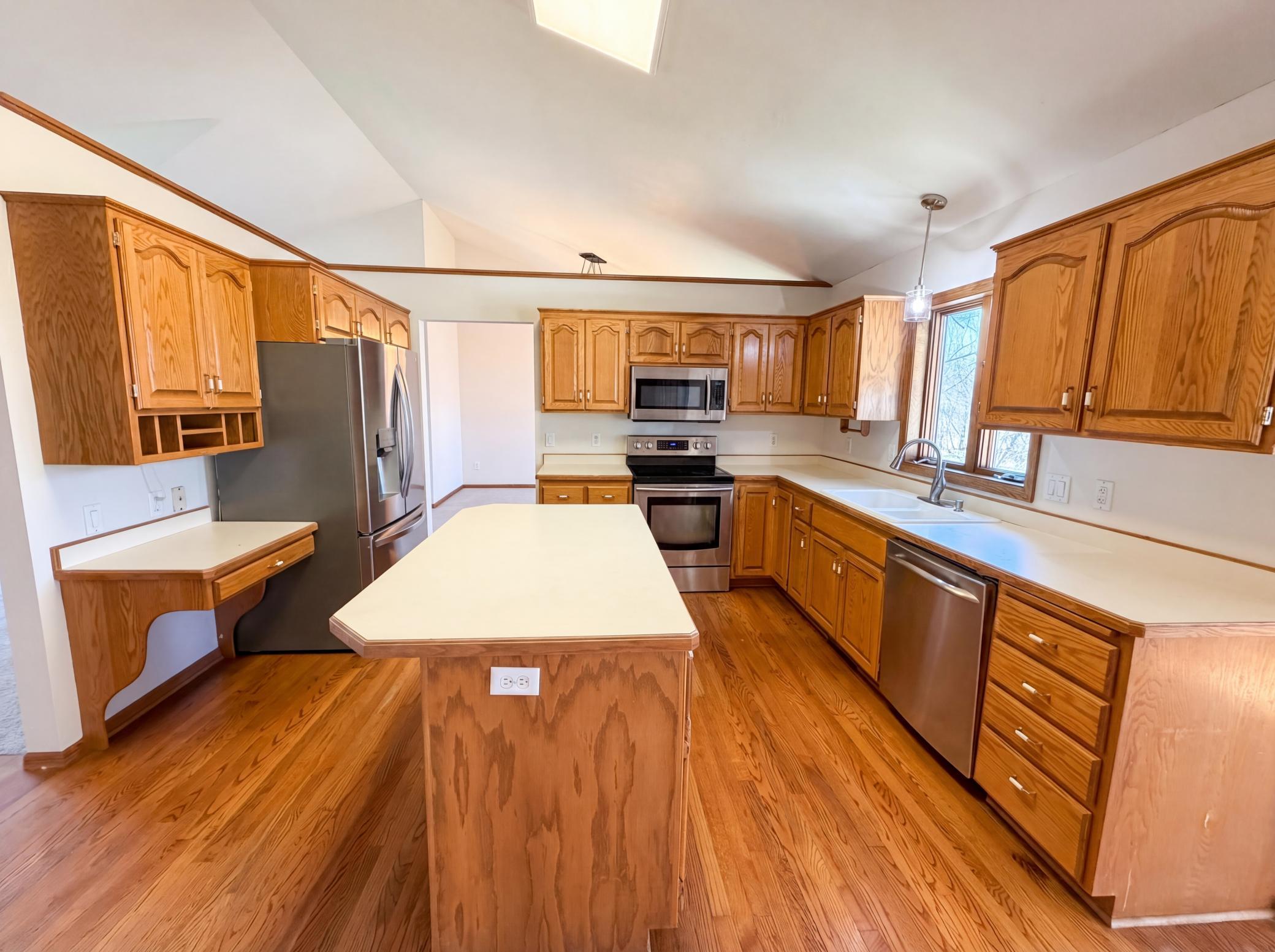 main property photo 13