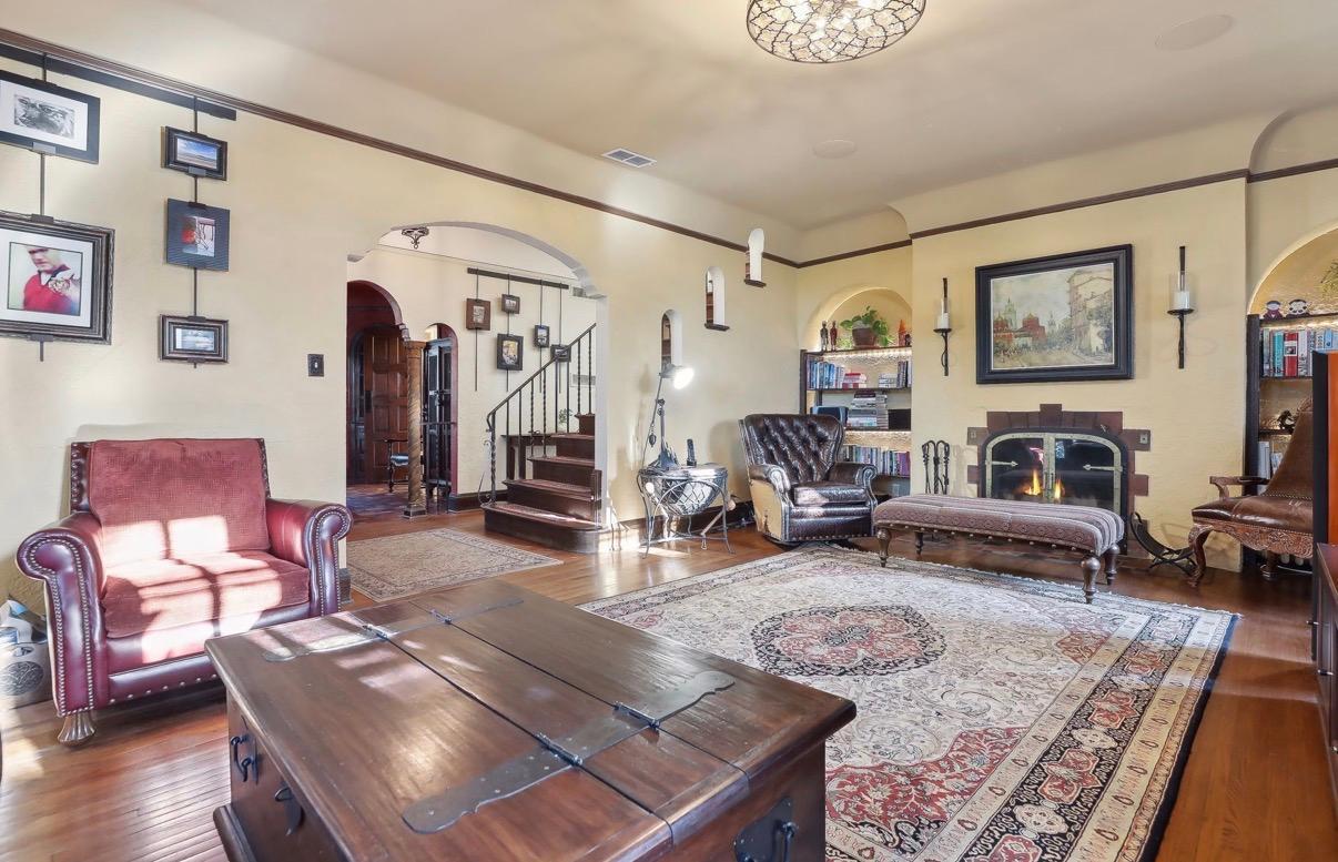 main property photo 7