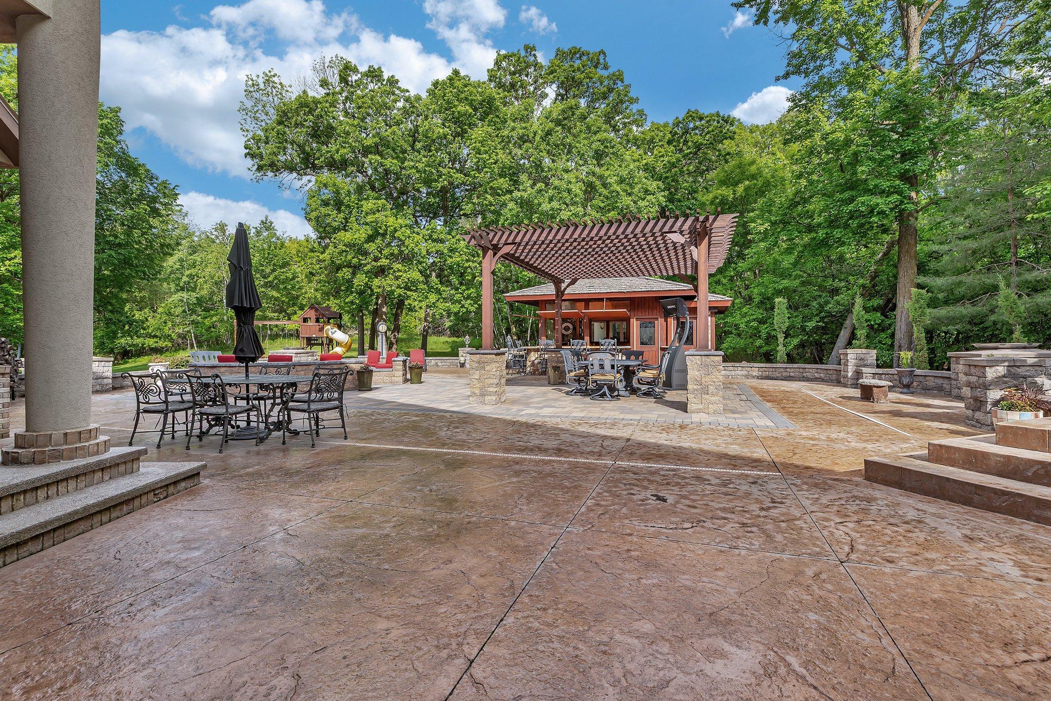 main property photo 11