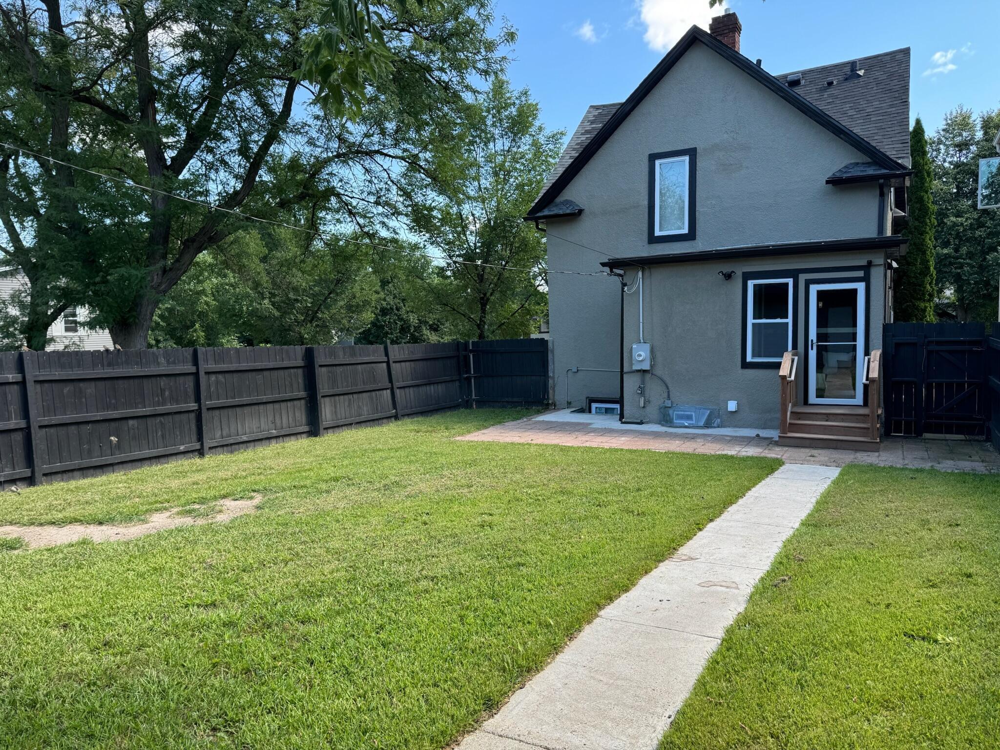 main property photo 20