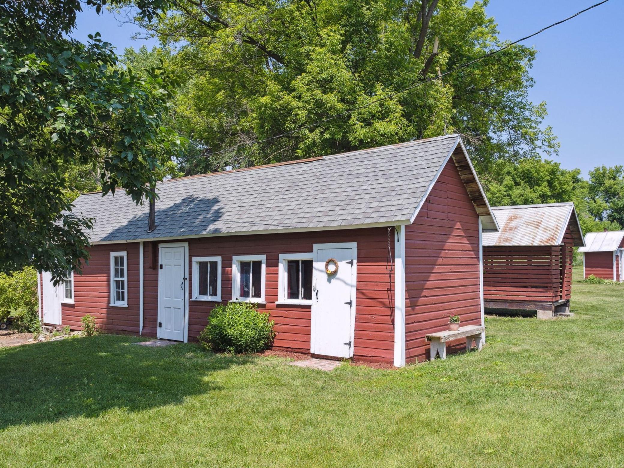 main property photo 40