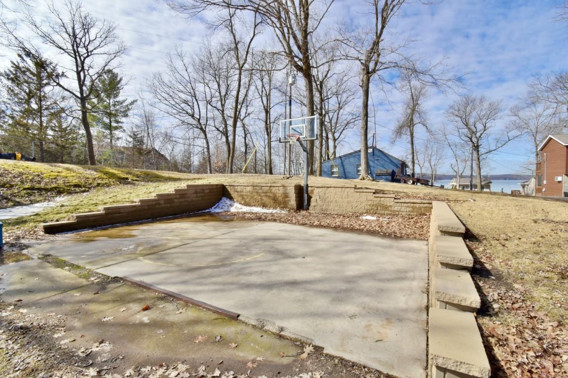 main property photo 28