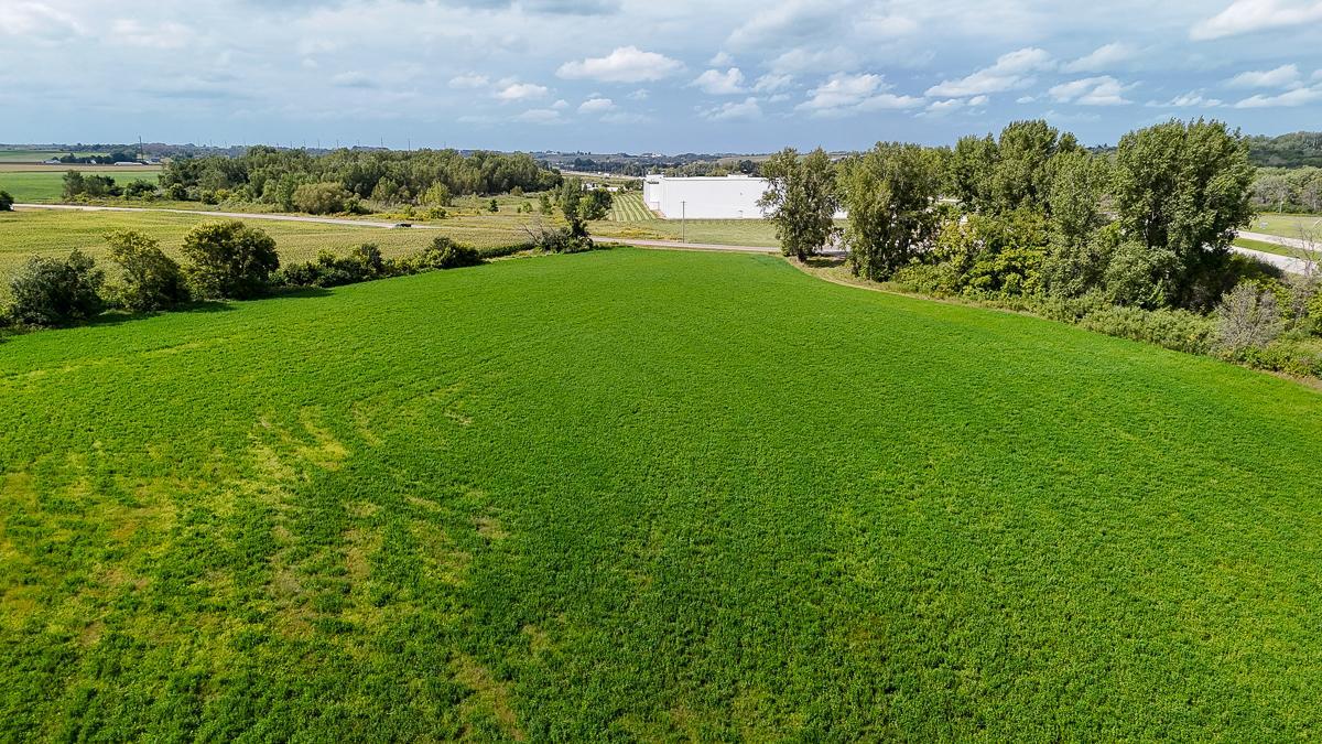 main property photo 18