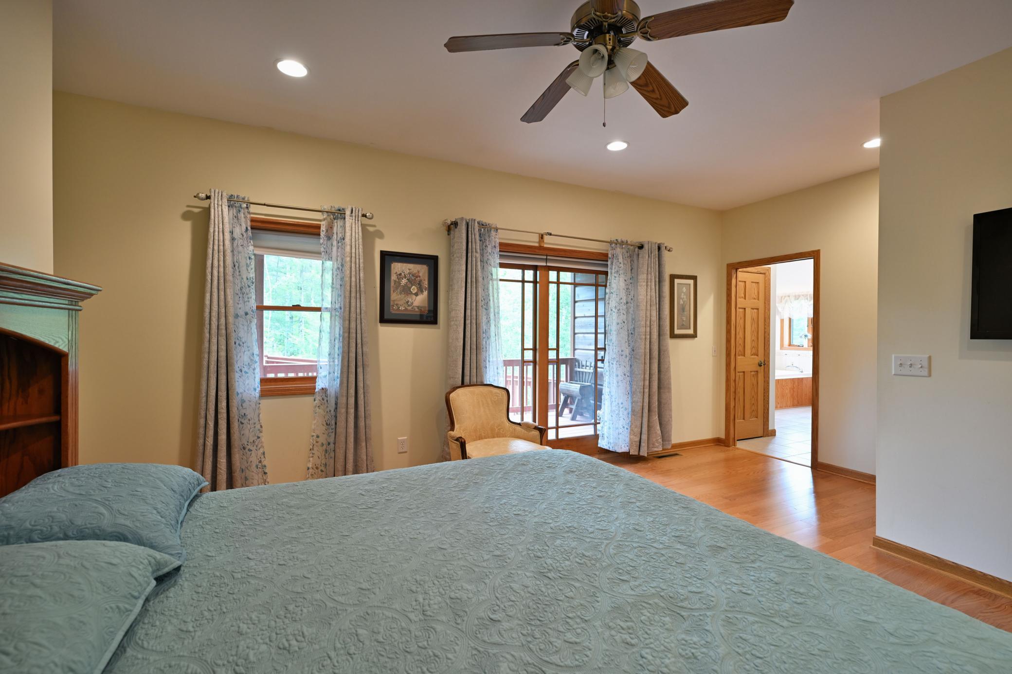 main property photo 25