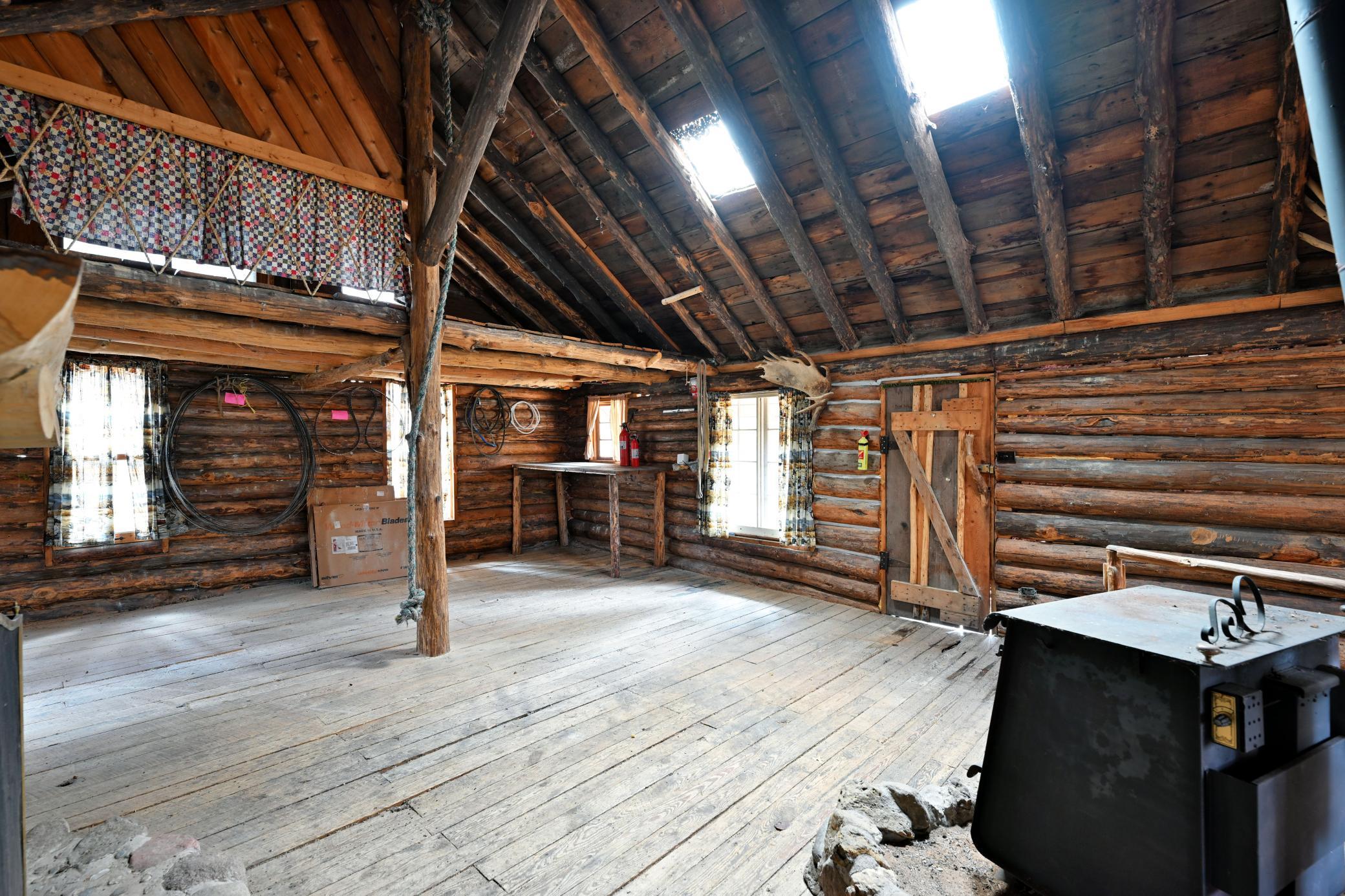 main property photo 19