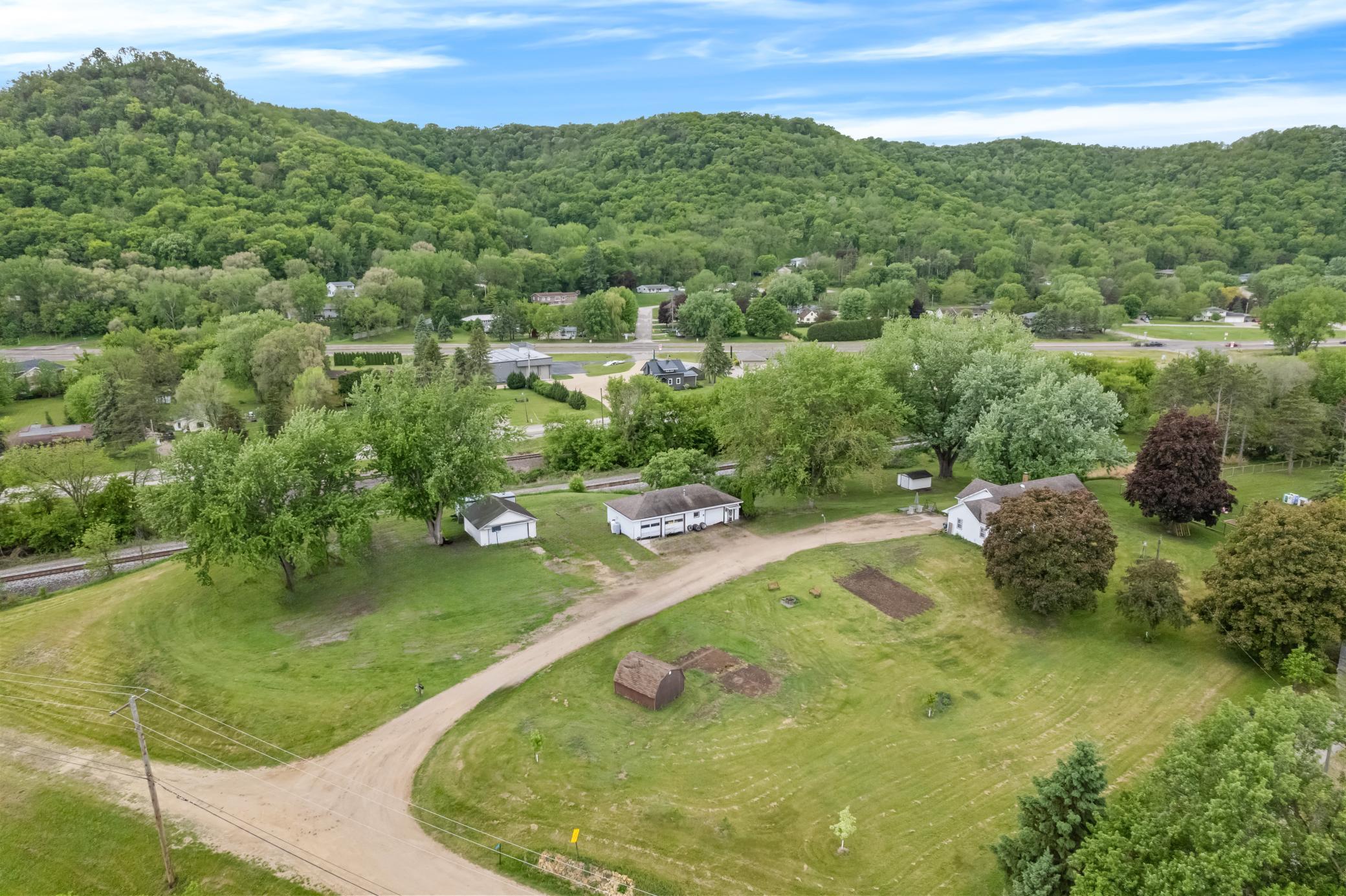 main property photo 41