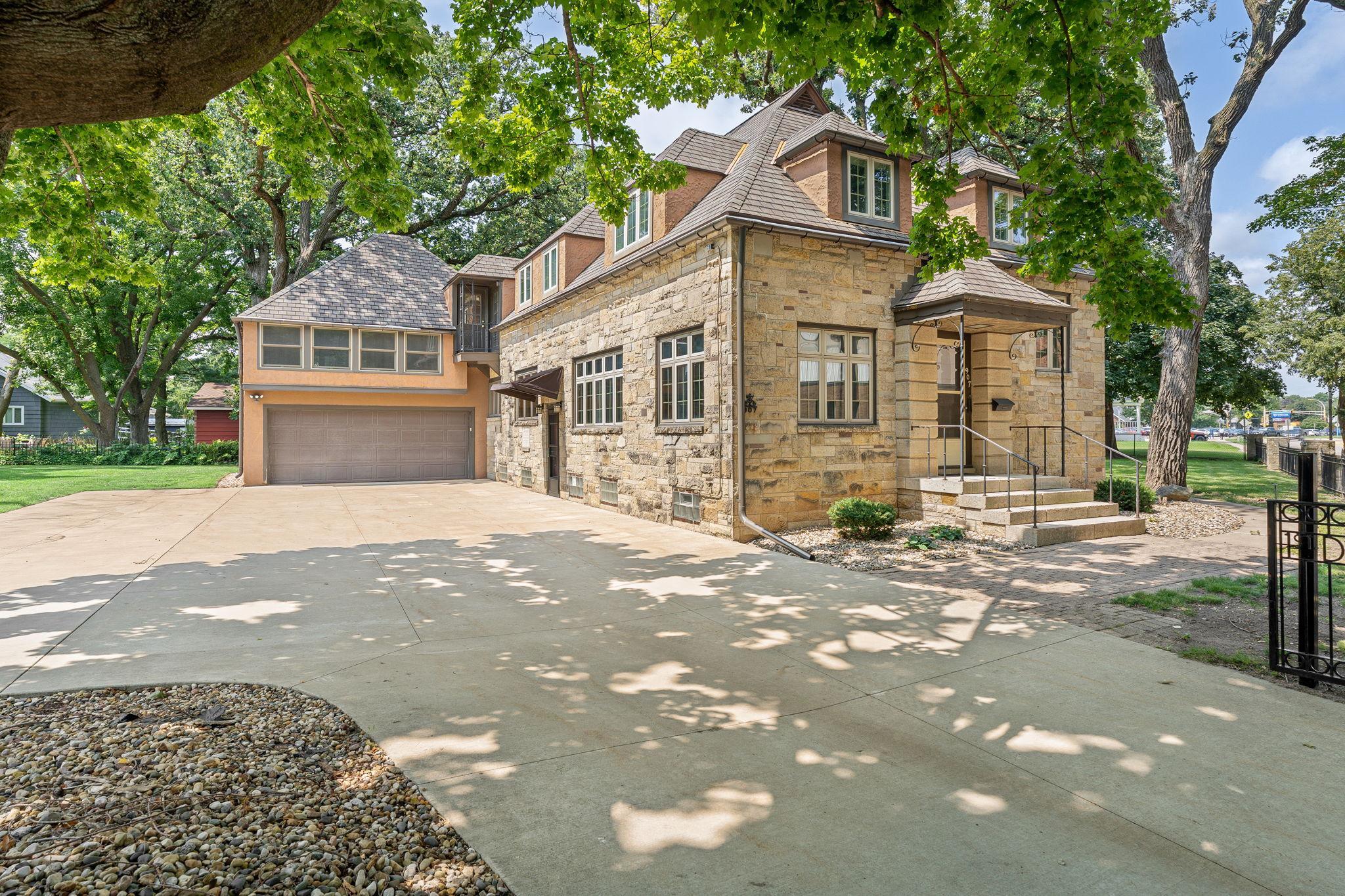 main property photo 3