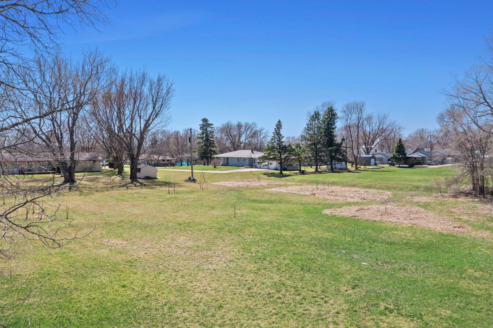 main property photo 14