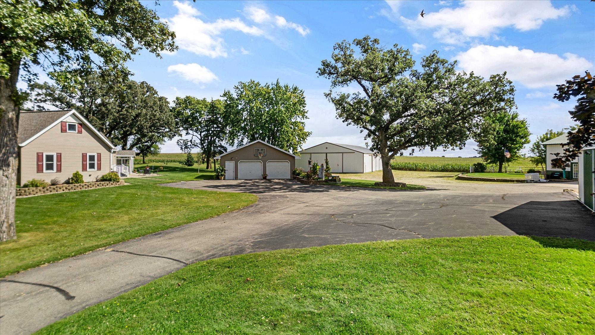 main property photo 9