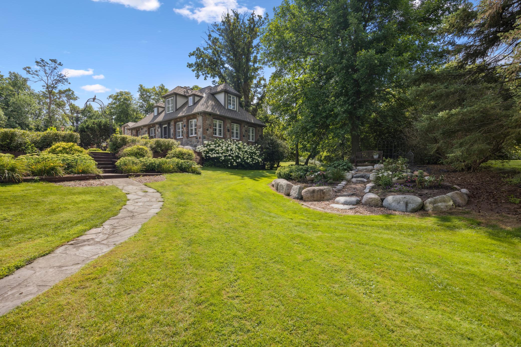 main property photo 16