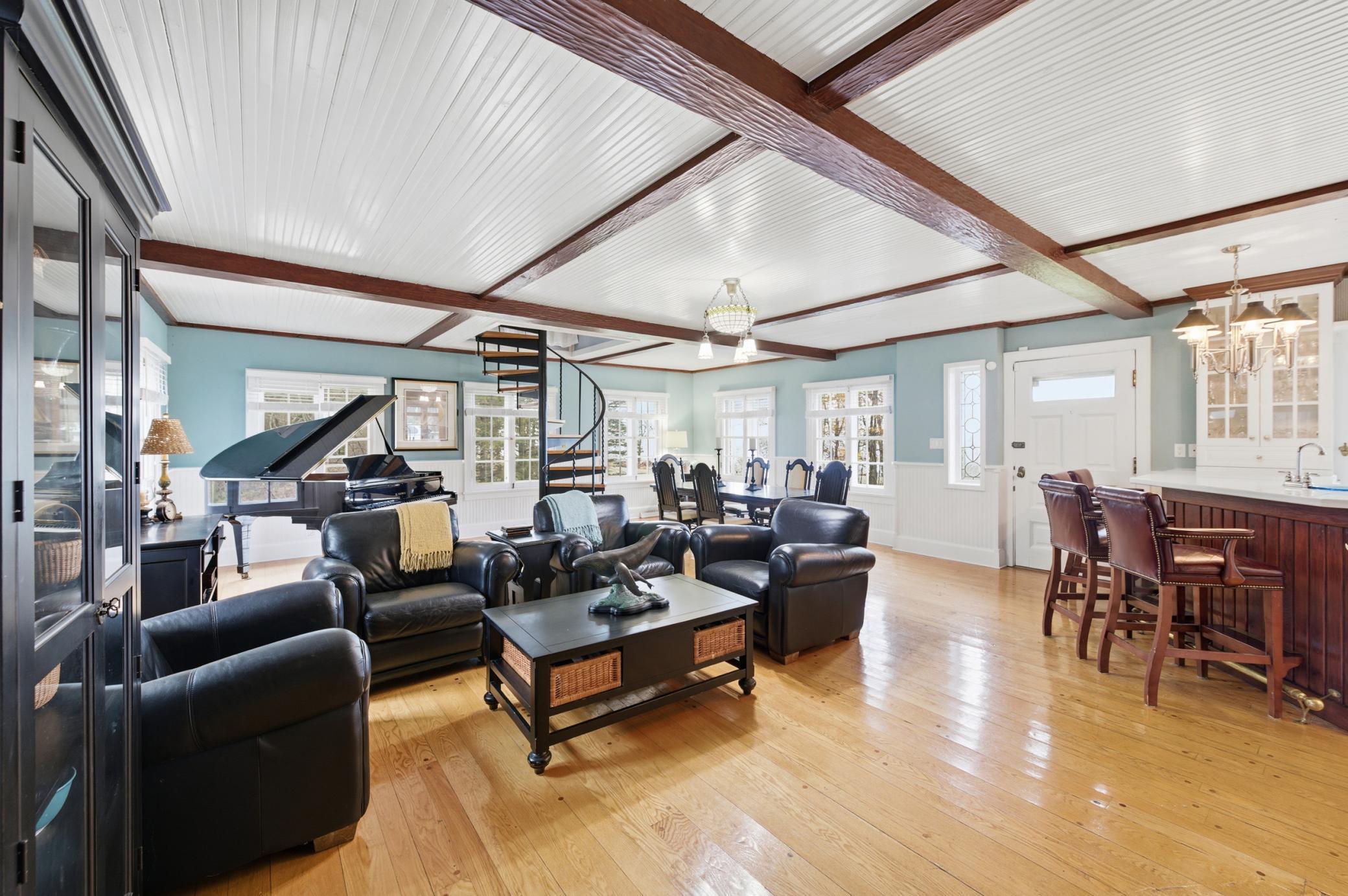 main property photo 45