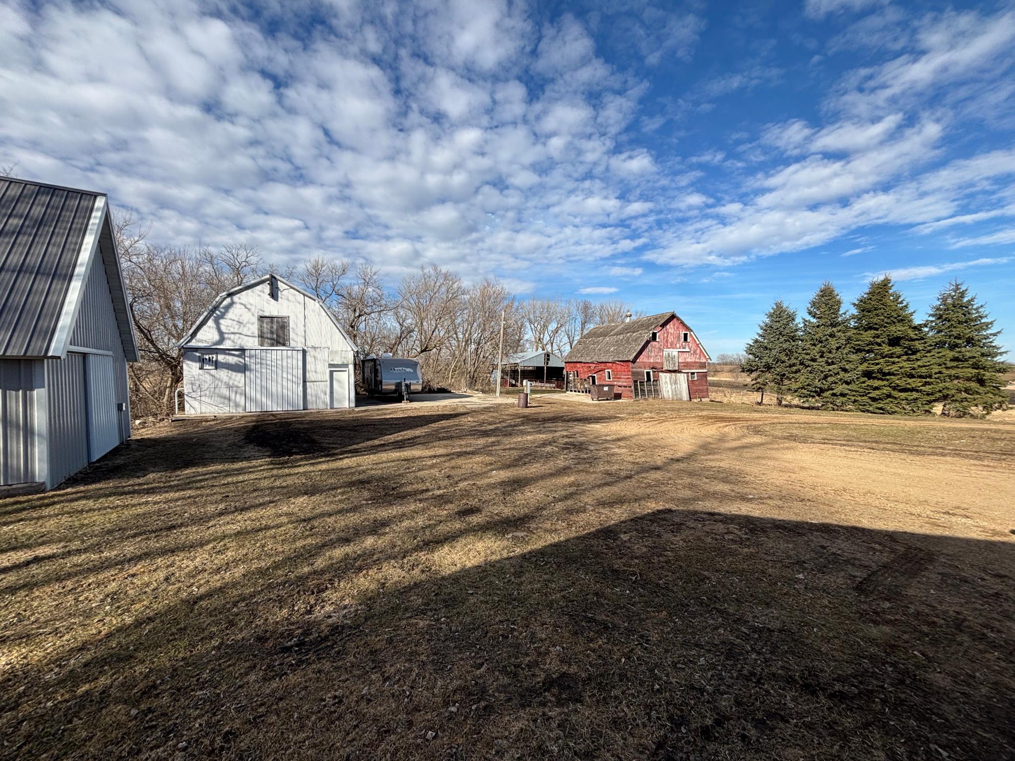 main property photo 16