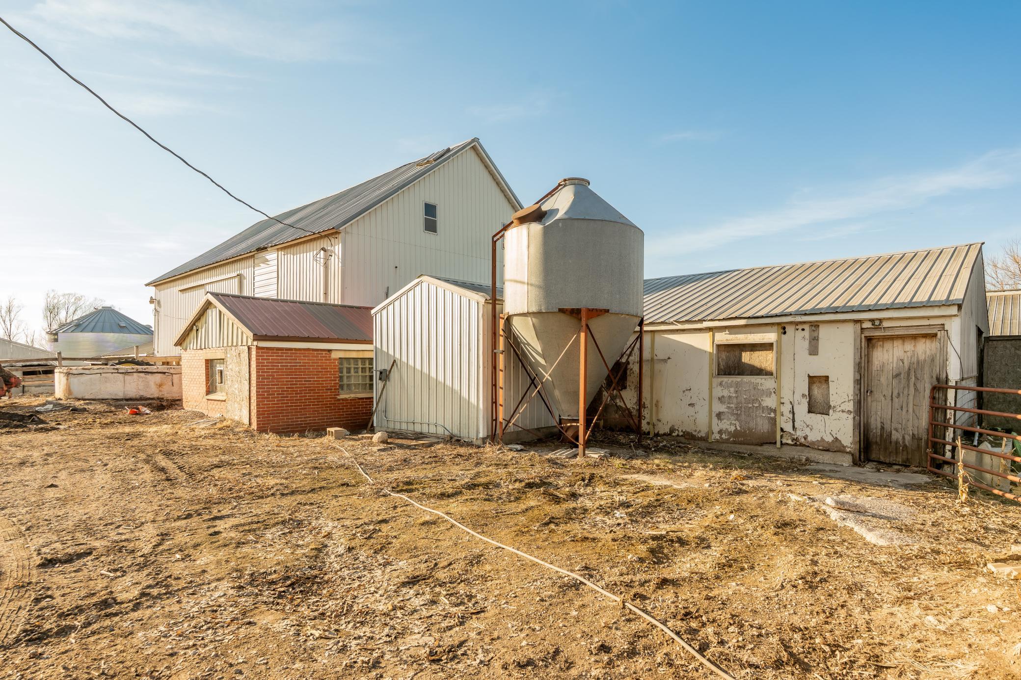 main property photo 39