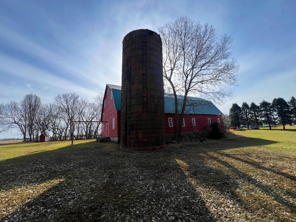 main property photo 17