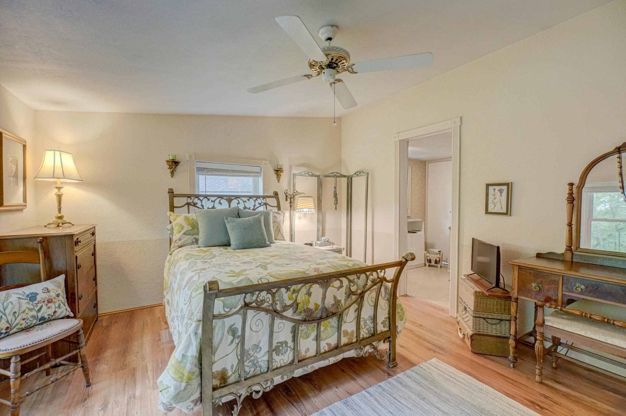 property viewer photo 19