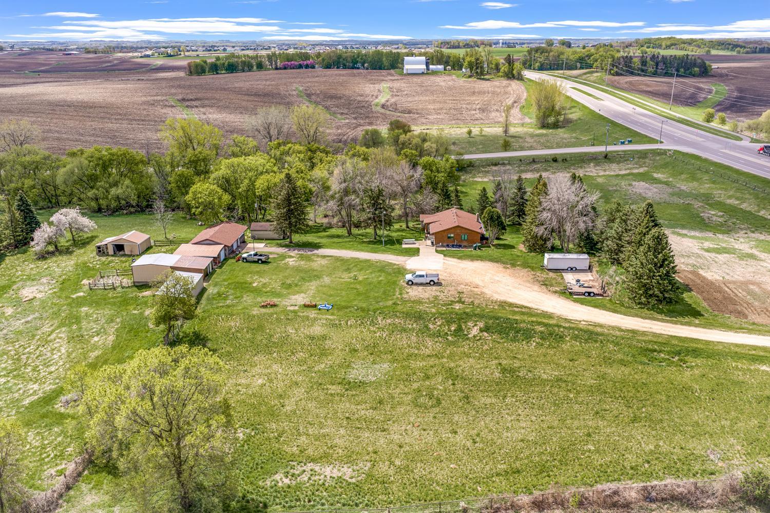main property photo 28