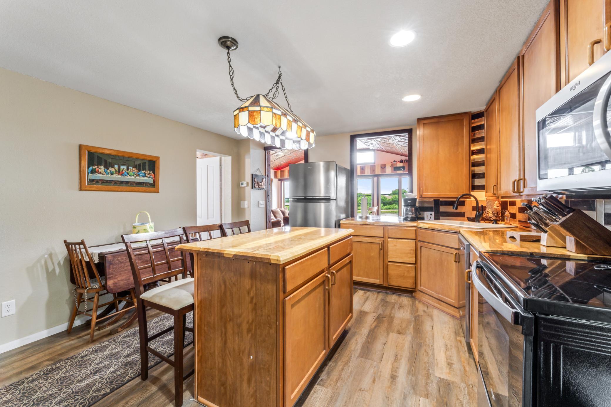 main property photo 18