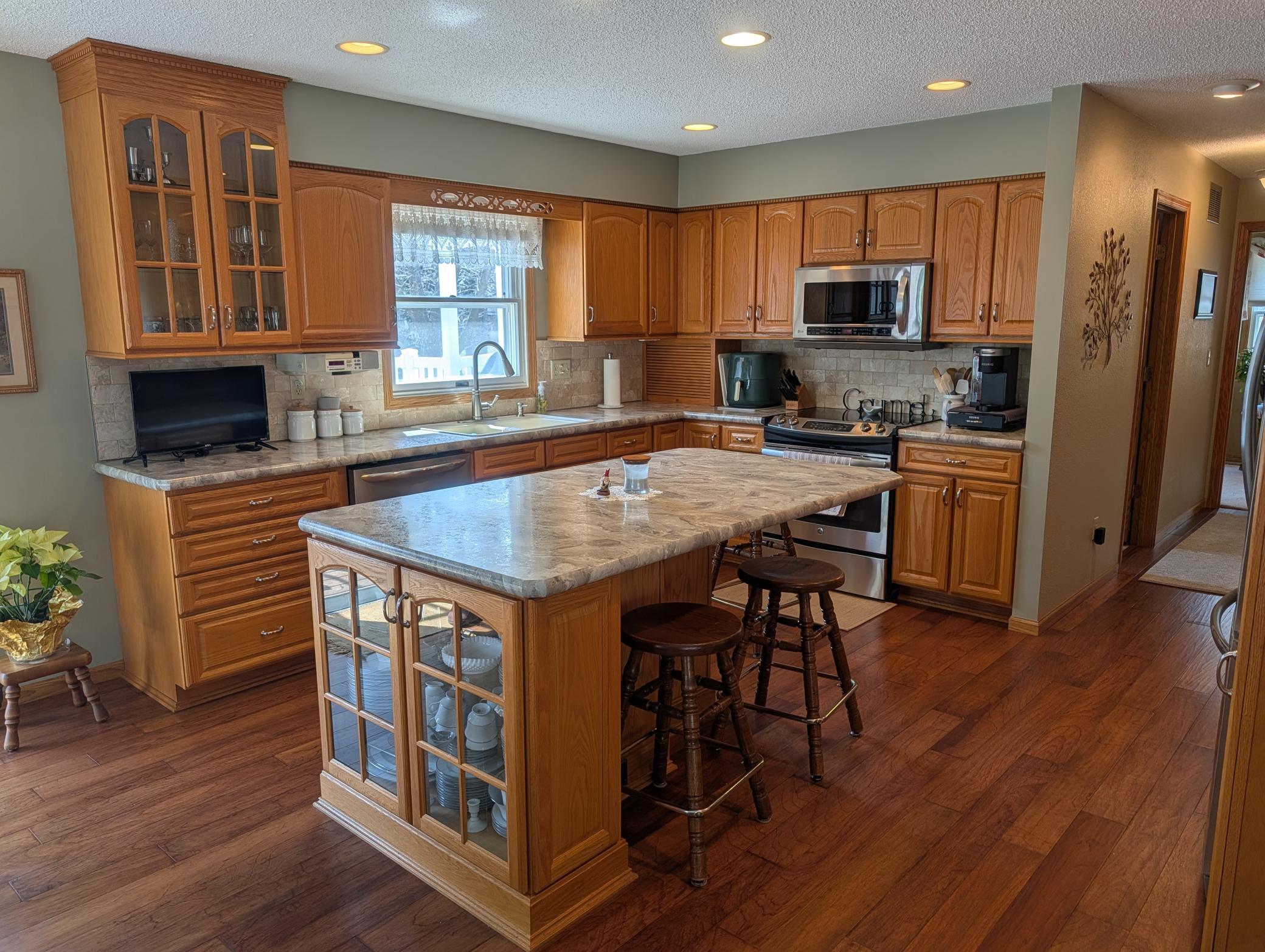 main property photo 16