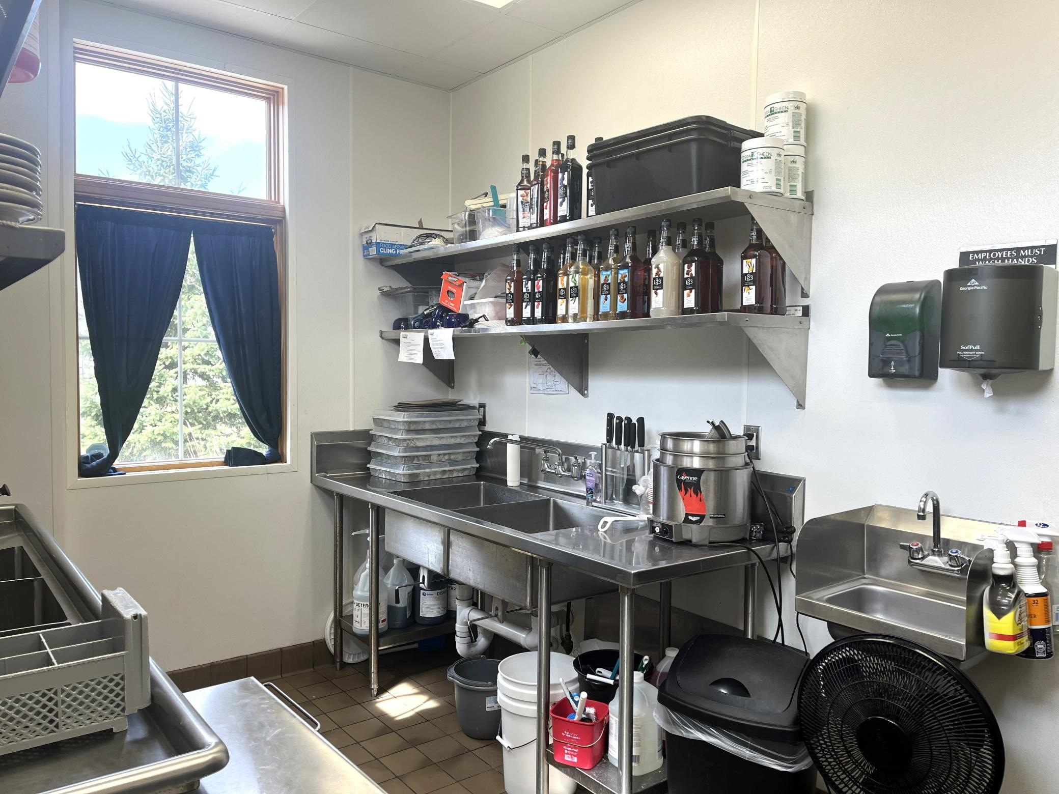 main property photo 14