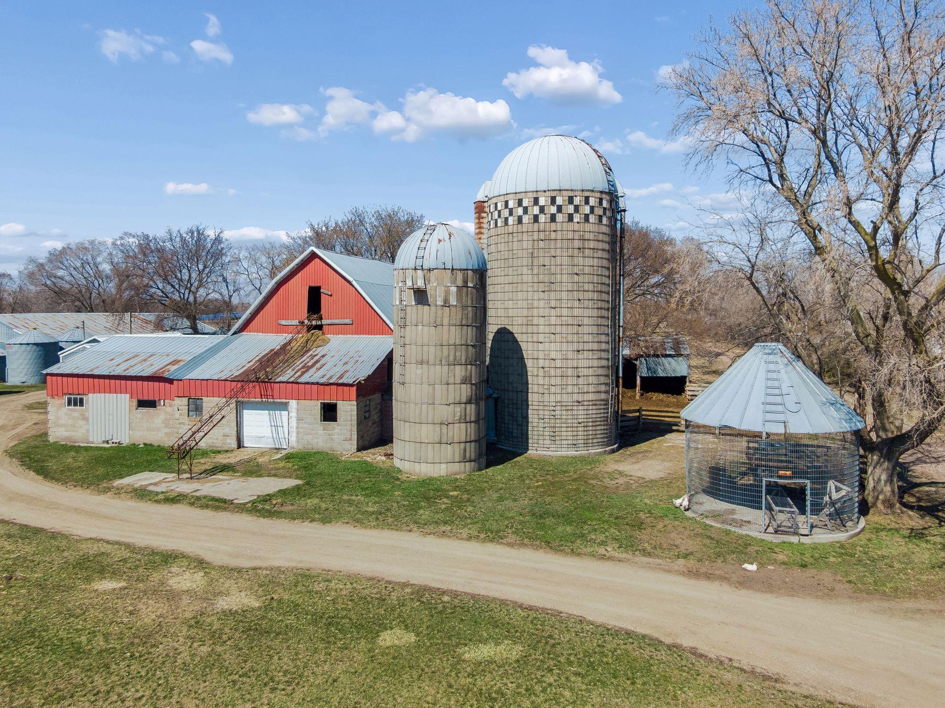 main property photo 11