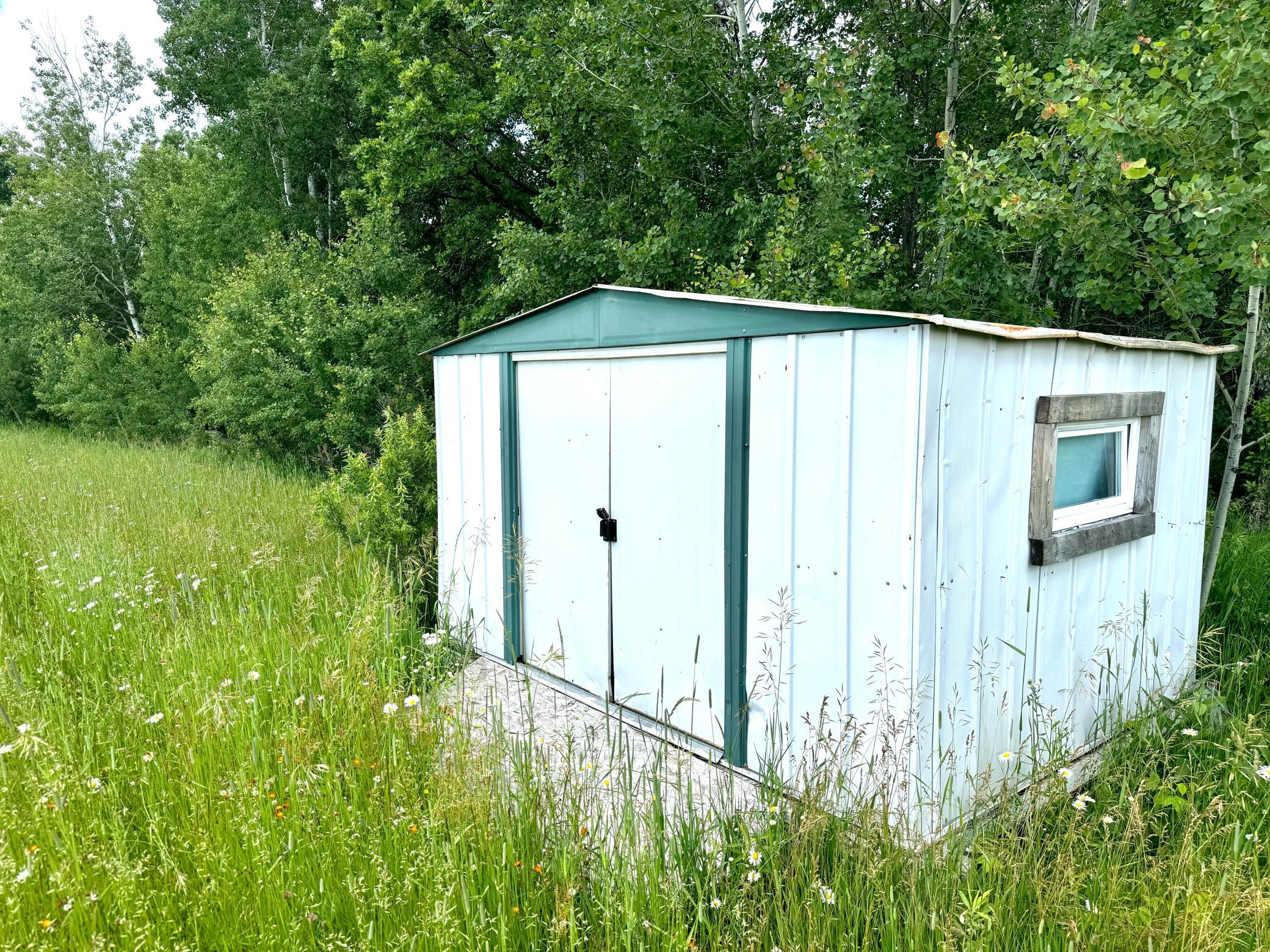 main property photo 40