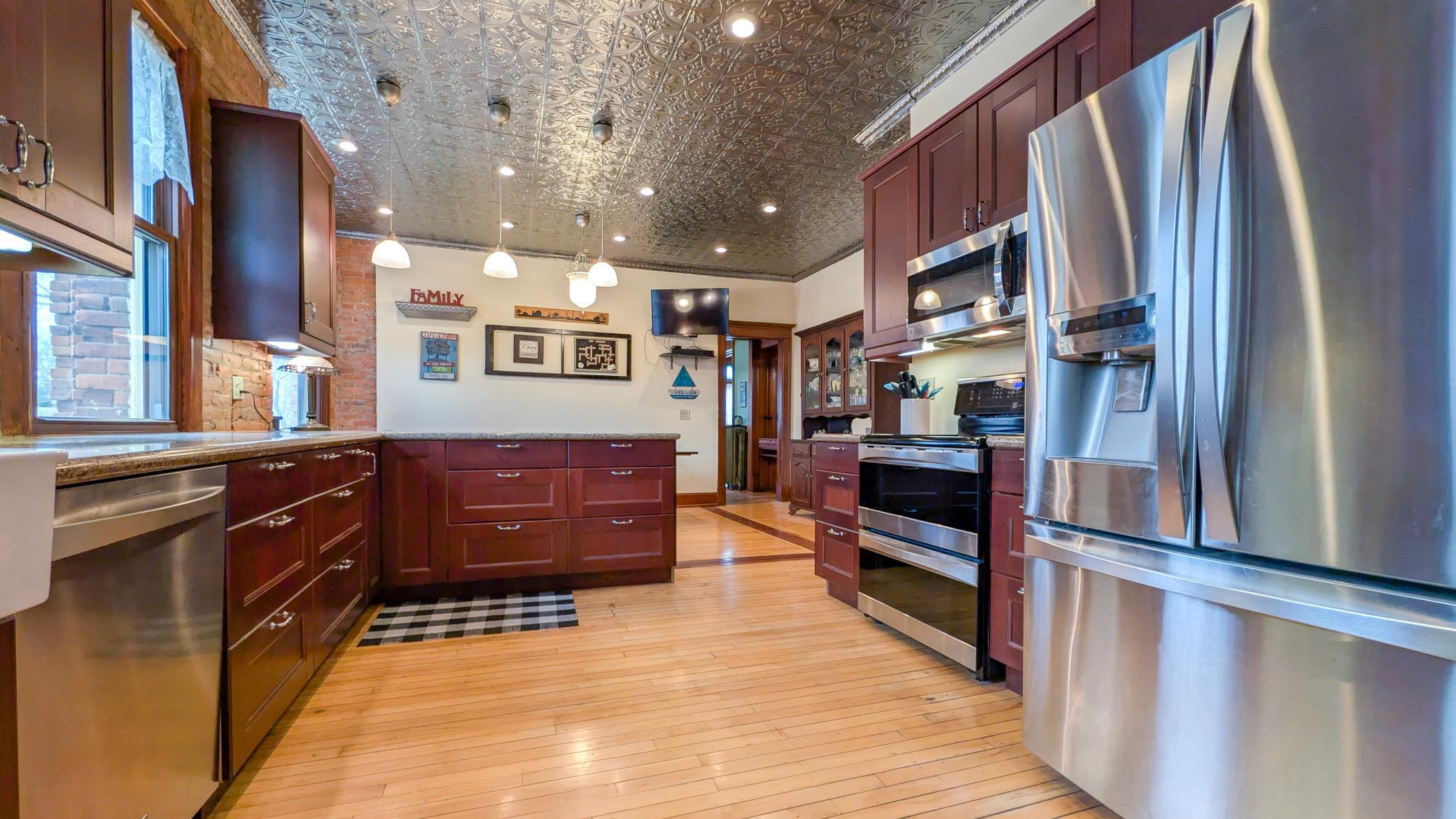 main property photo 24
