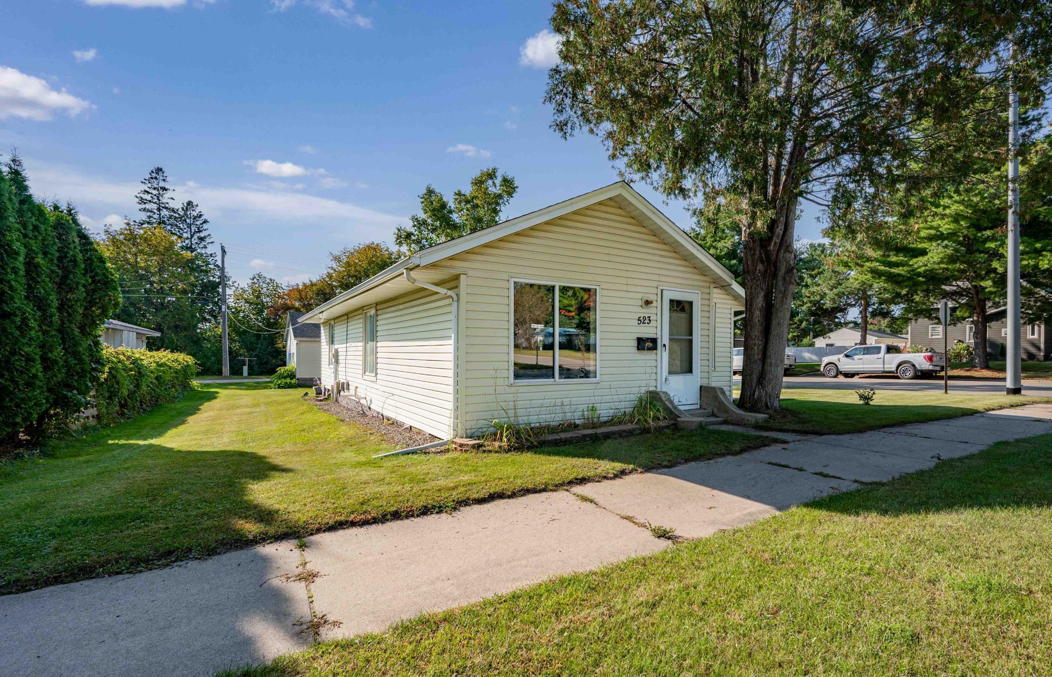 main property photo 17
