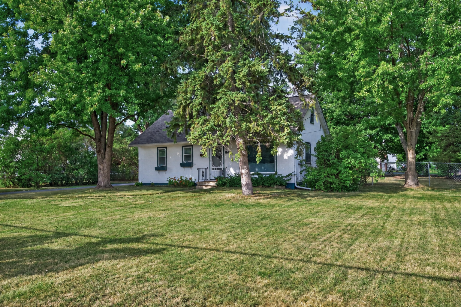 main property photo 2