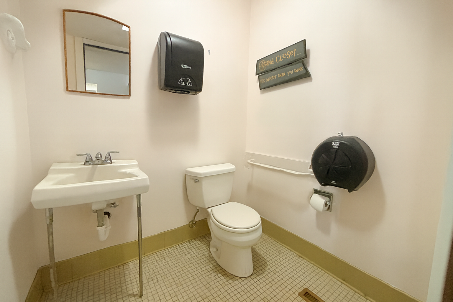 main property photo 23