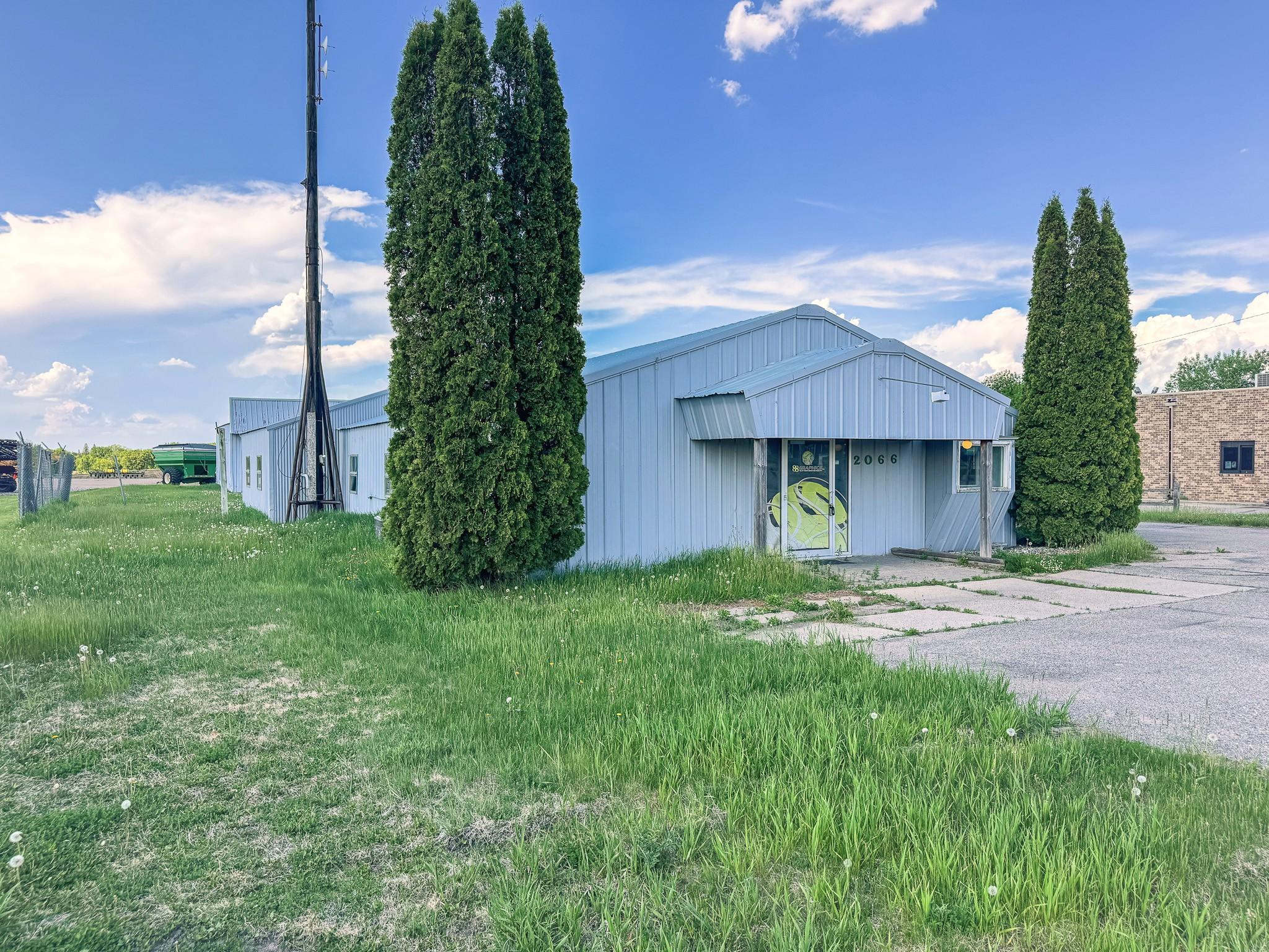 main property photo 30