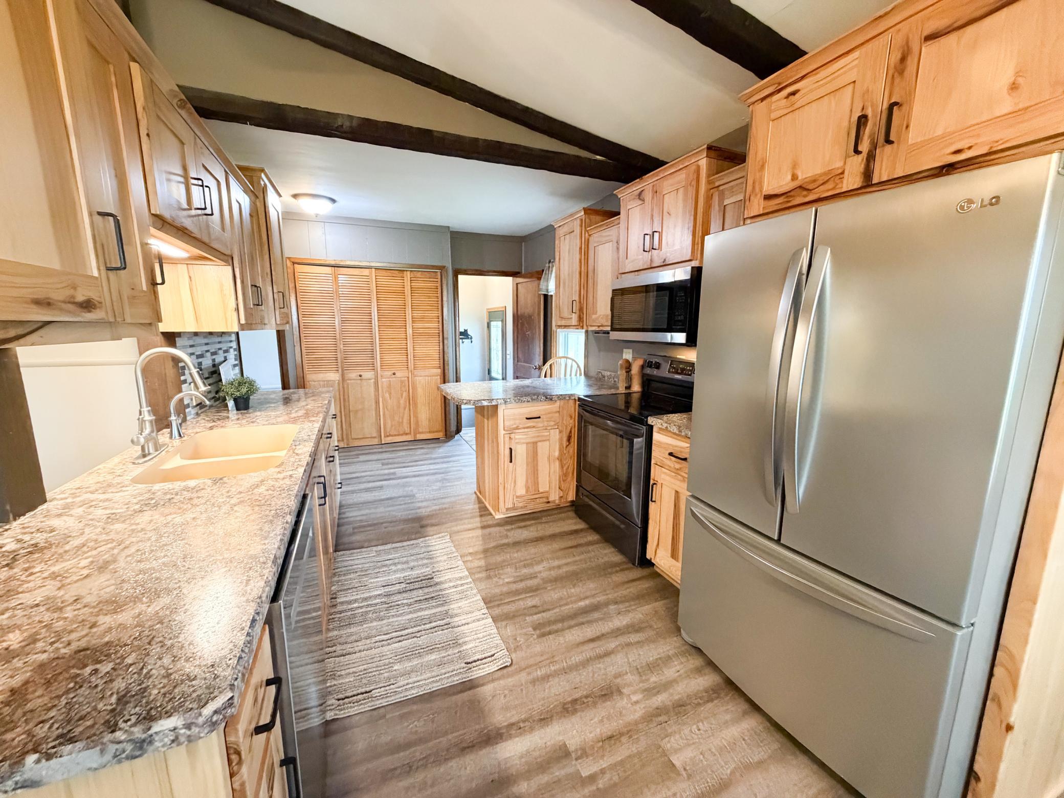 main property photo 5