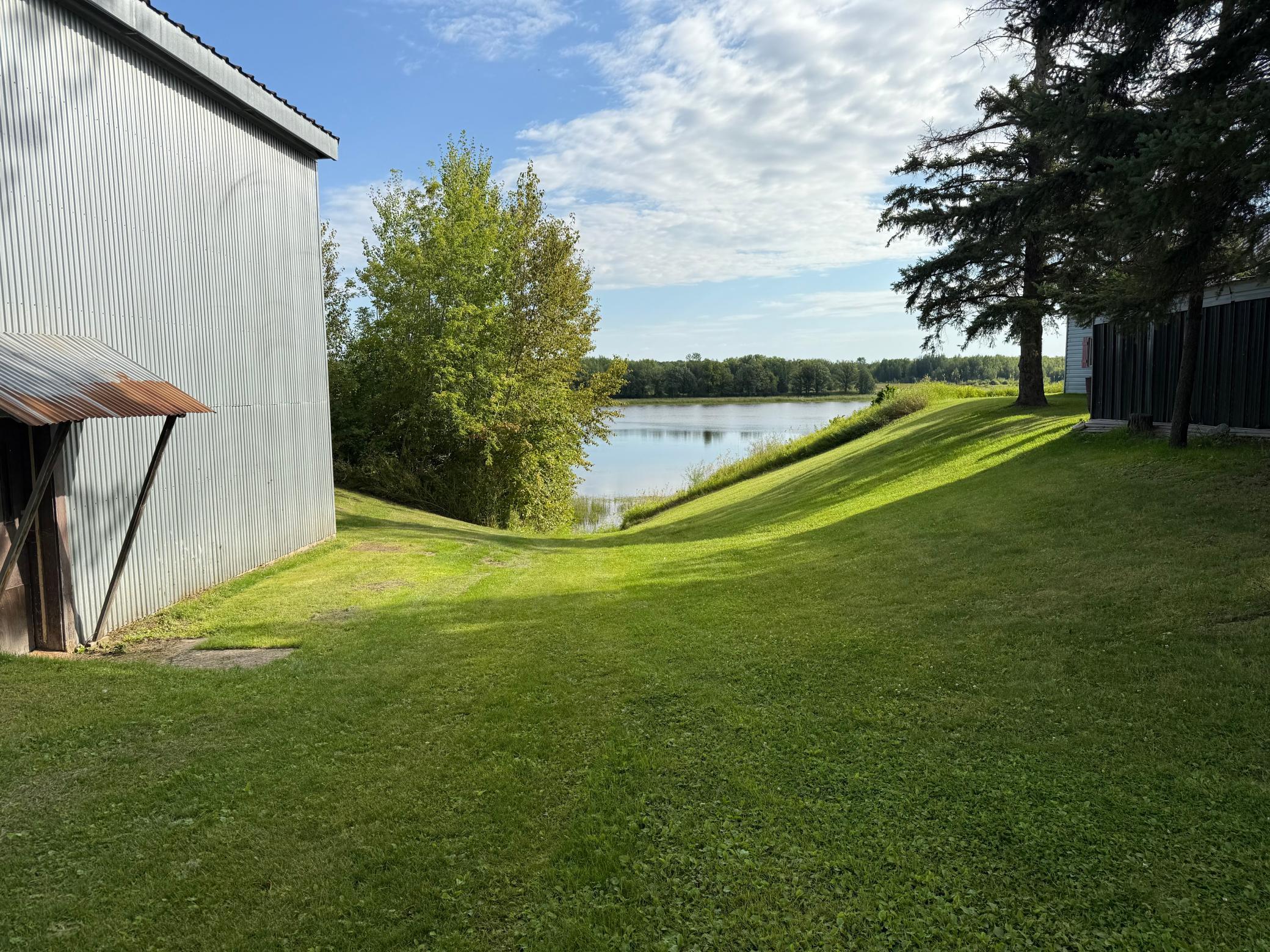 main property photo 32