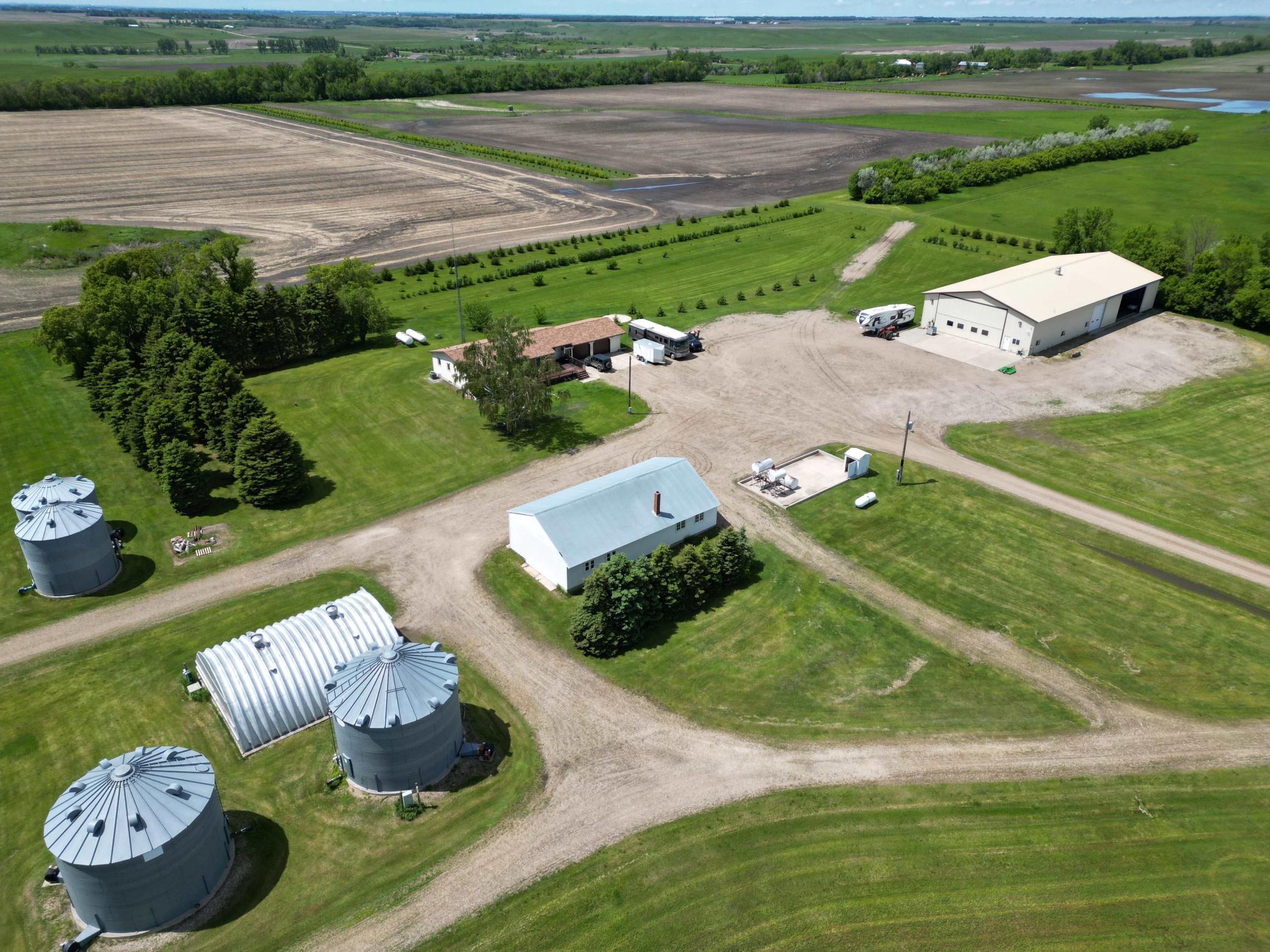main property photo 4