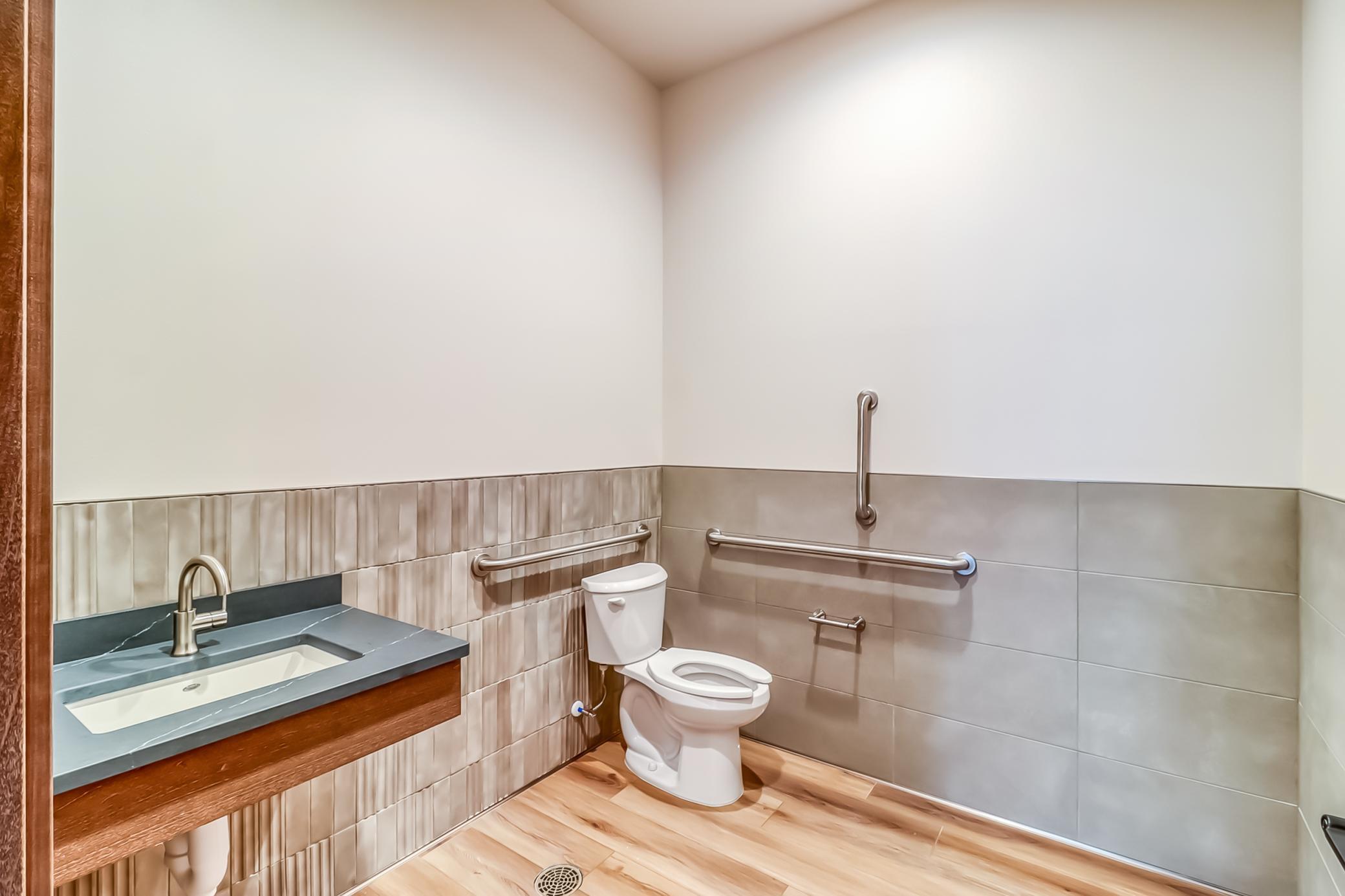 main property photo 17