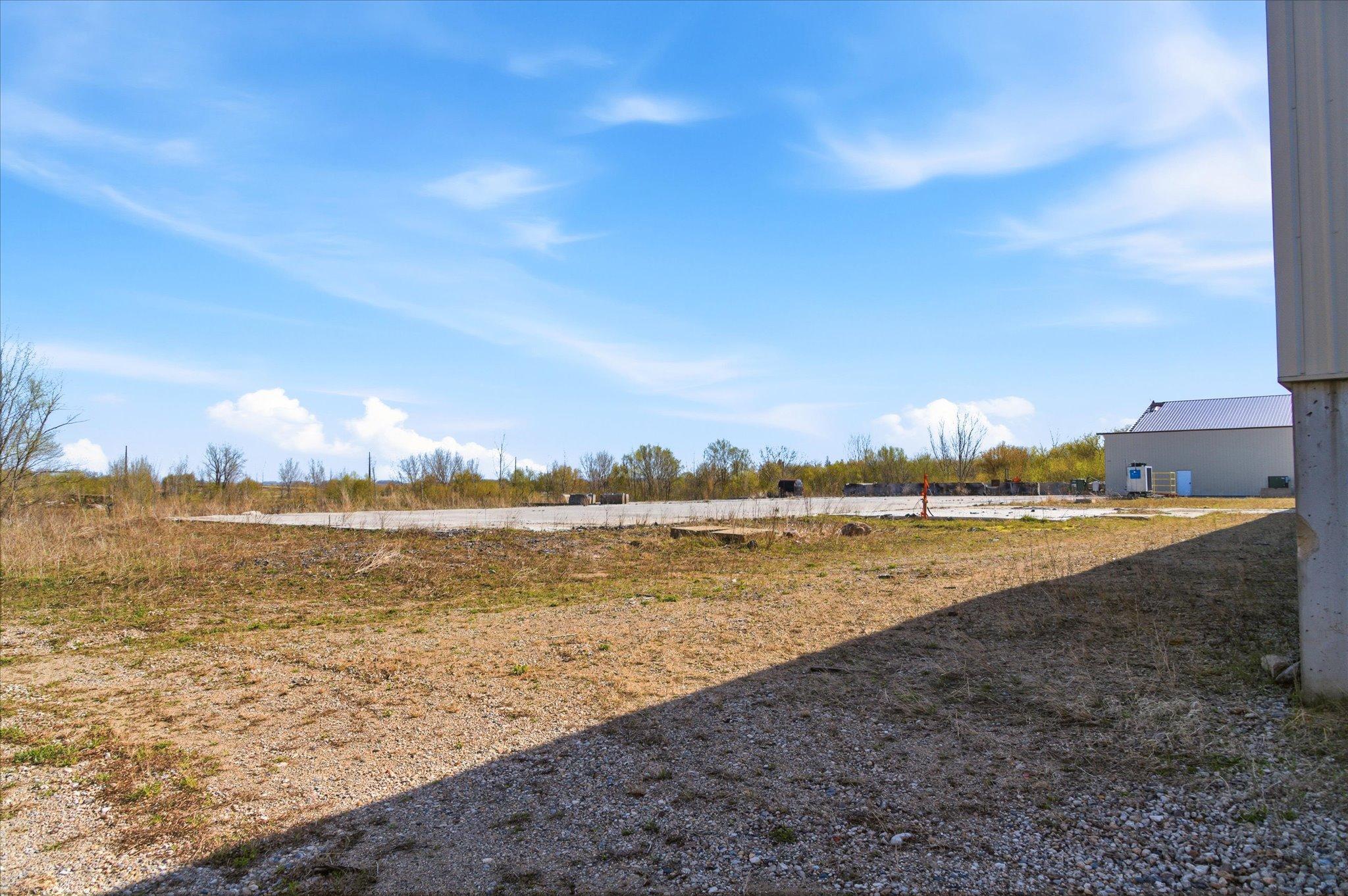 main property photo 75