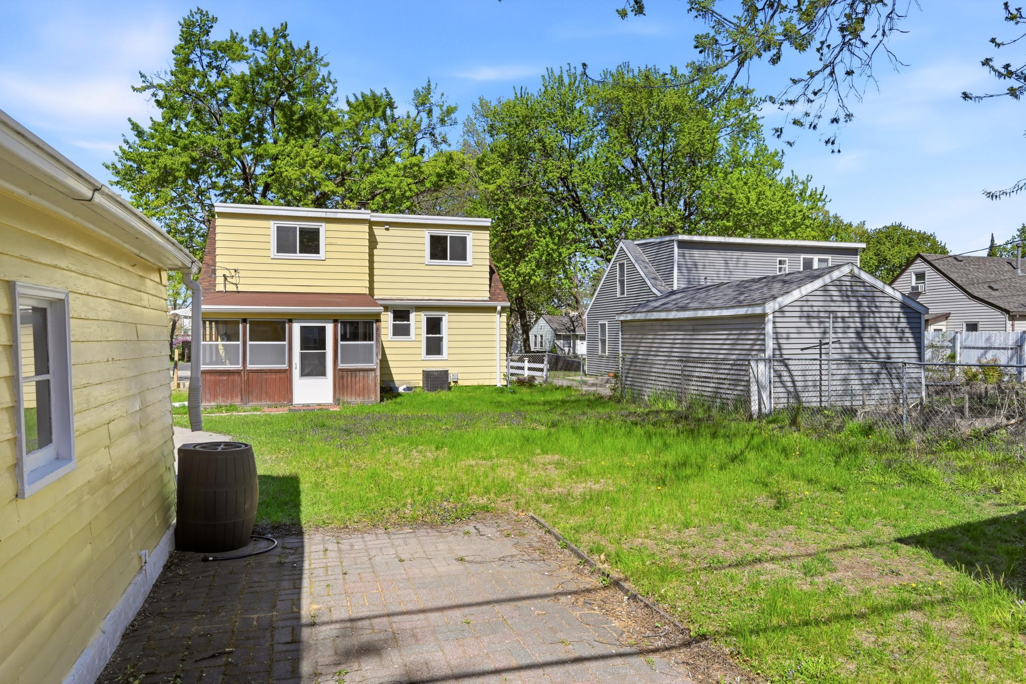 main property photo 9