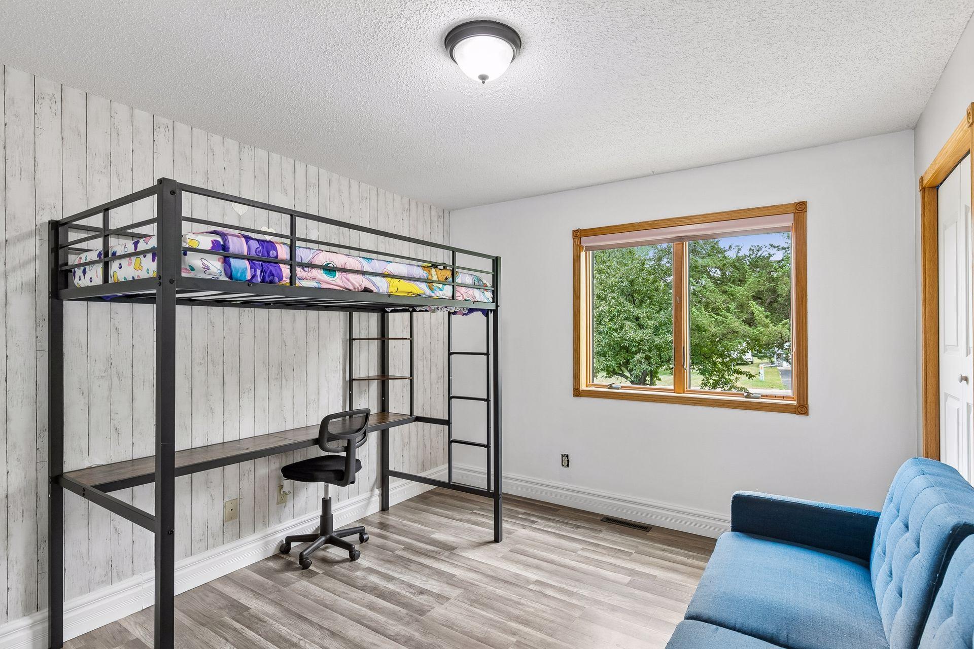 main property photo 18
