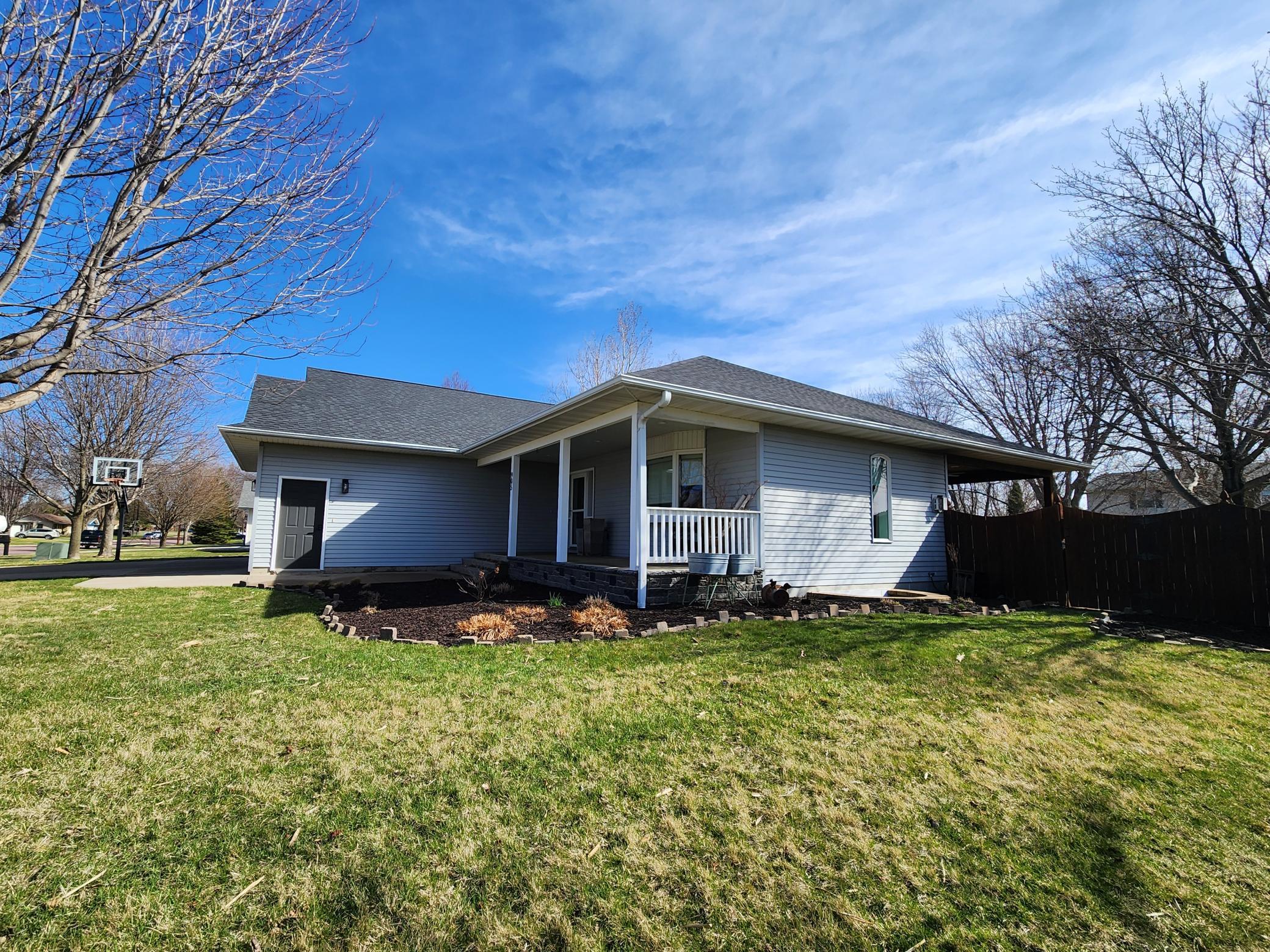 main property photo 3