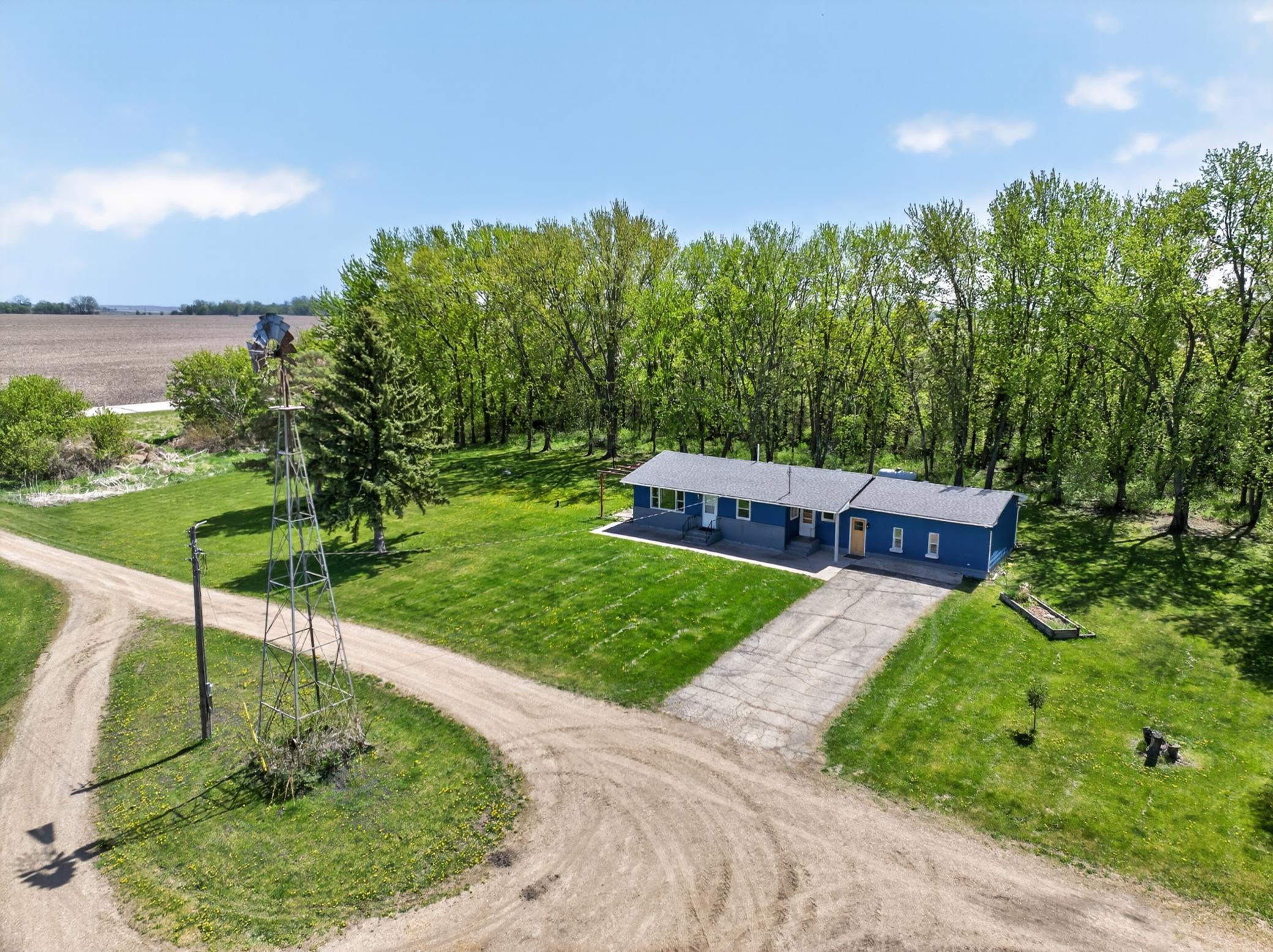 main property photo 8